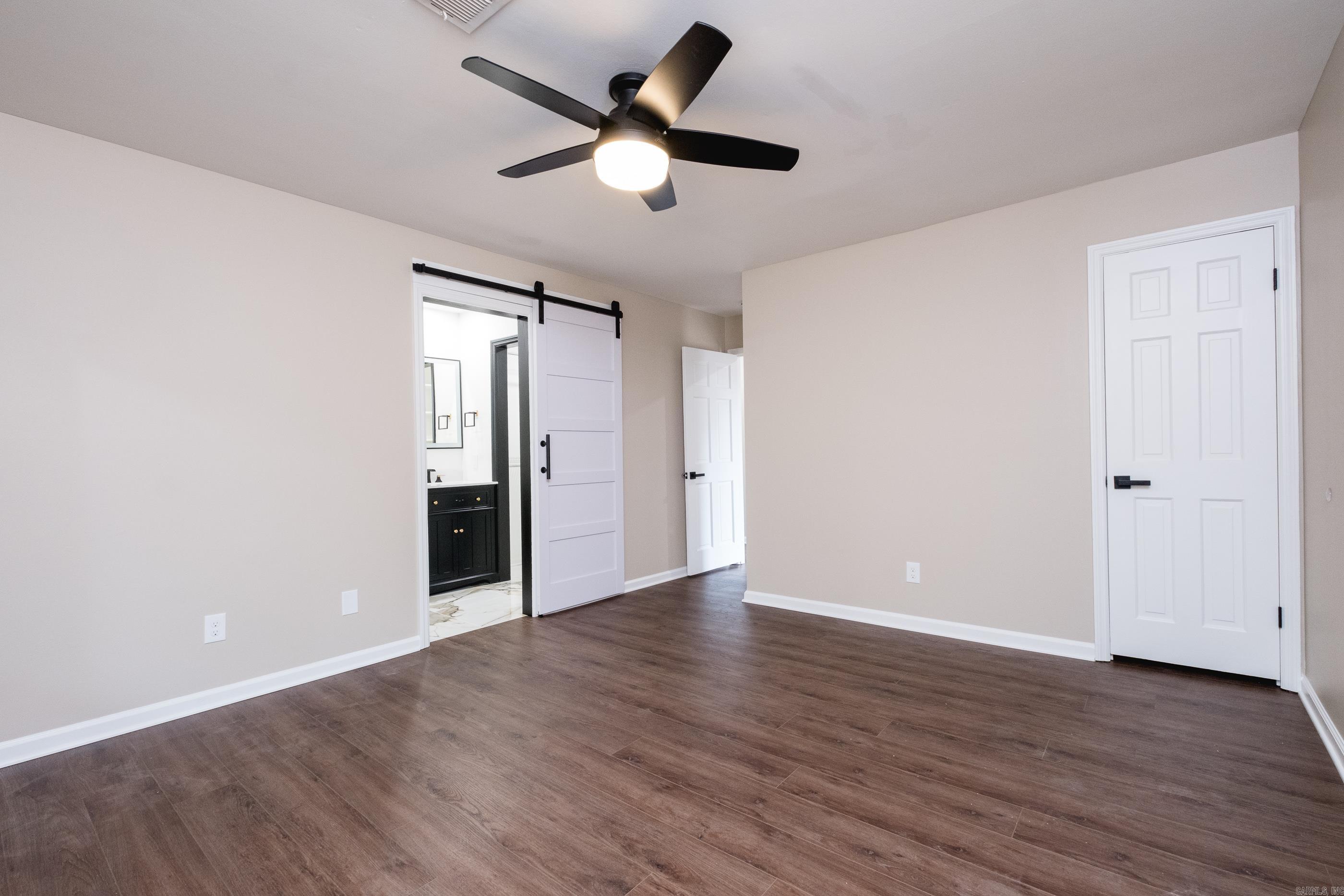 LEAWOOD MANOR - Residential