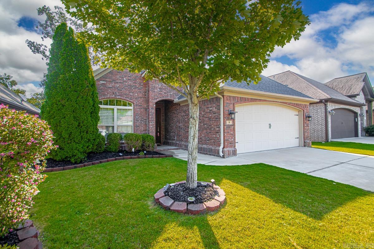 *NEW CARPET in this immaculate 1-owner home, EMPTY & Move-in Ready! Located in desirable West Little Rock, perfectly situated for easy access to shopping, Pinnacle Mountain, and schools. Enjoy a dedicated office with built-in storage, plus an oversized garage for hobbies and storage. Benefit from a NEW ROOF (2024). Unique cork tile flooring in the kitchen. Relax or entertain on the large, covered back patio, complete with stairs to a second patio ā ideal for outdoor living! The beautifully landscaped yard features a convenient sprinkler system, ensuring easy maintenance. Guests will appreciate the very private guest bedrooms, thoughtfully separated from the primary suite and common areas, with a perfectly situated bathroom serving both. Meticulously maintained and awaiting its new owner. Don't miss this gem!