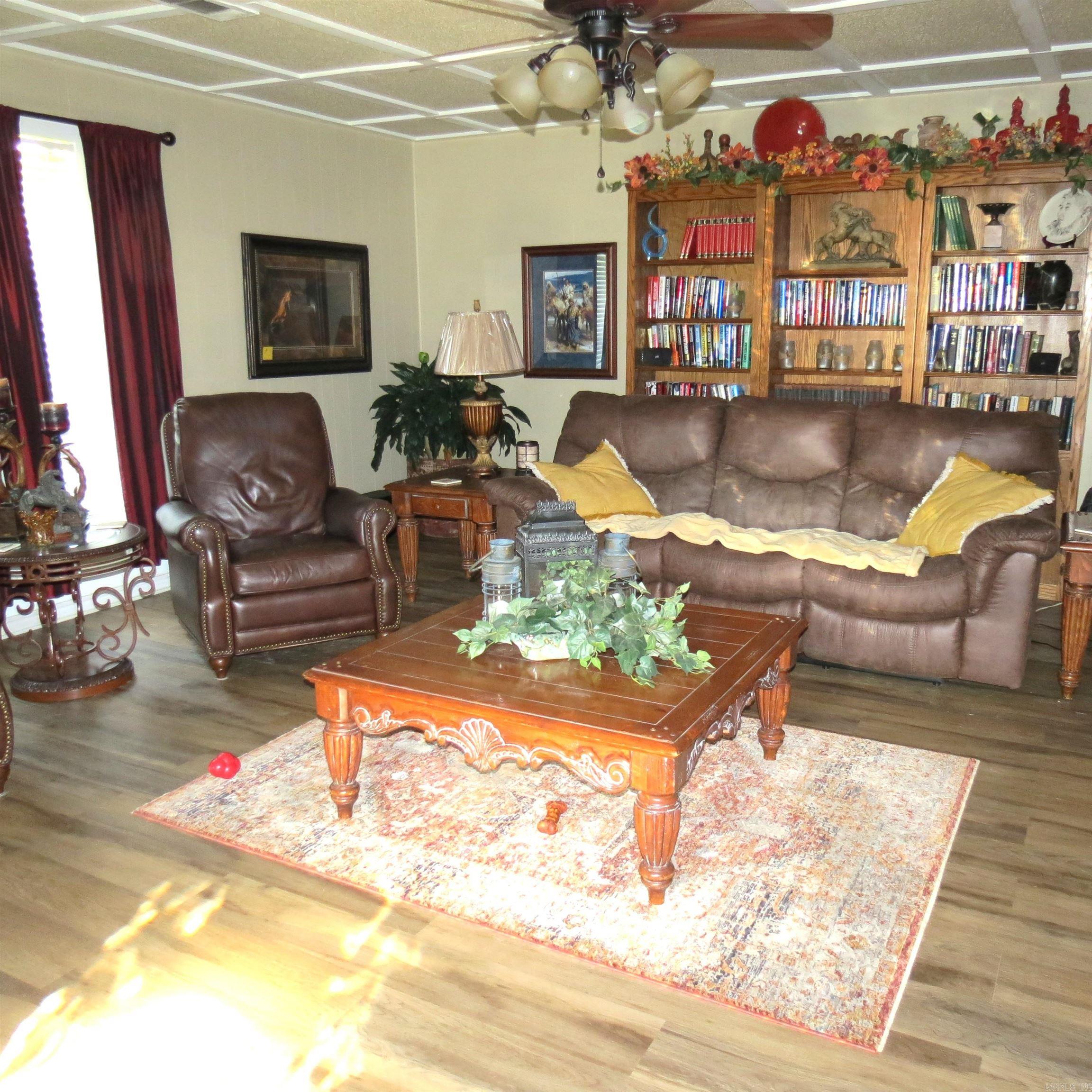 OAK LAWN ESTATES - Residential