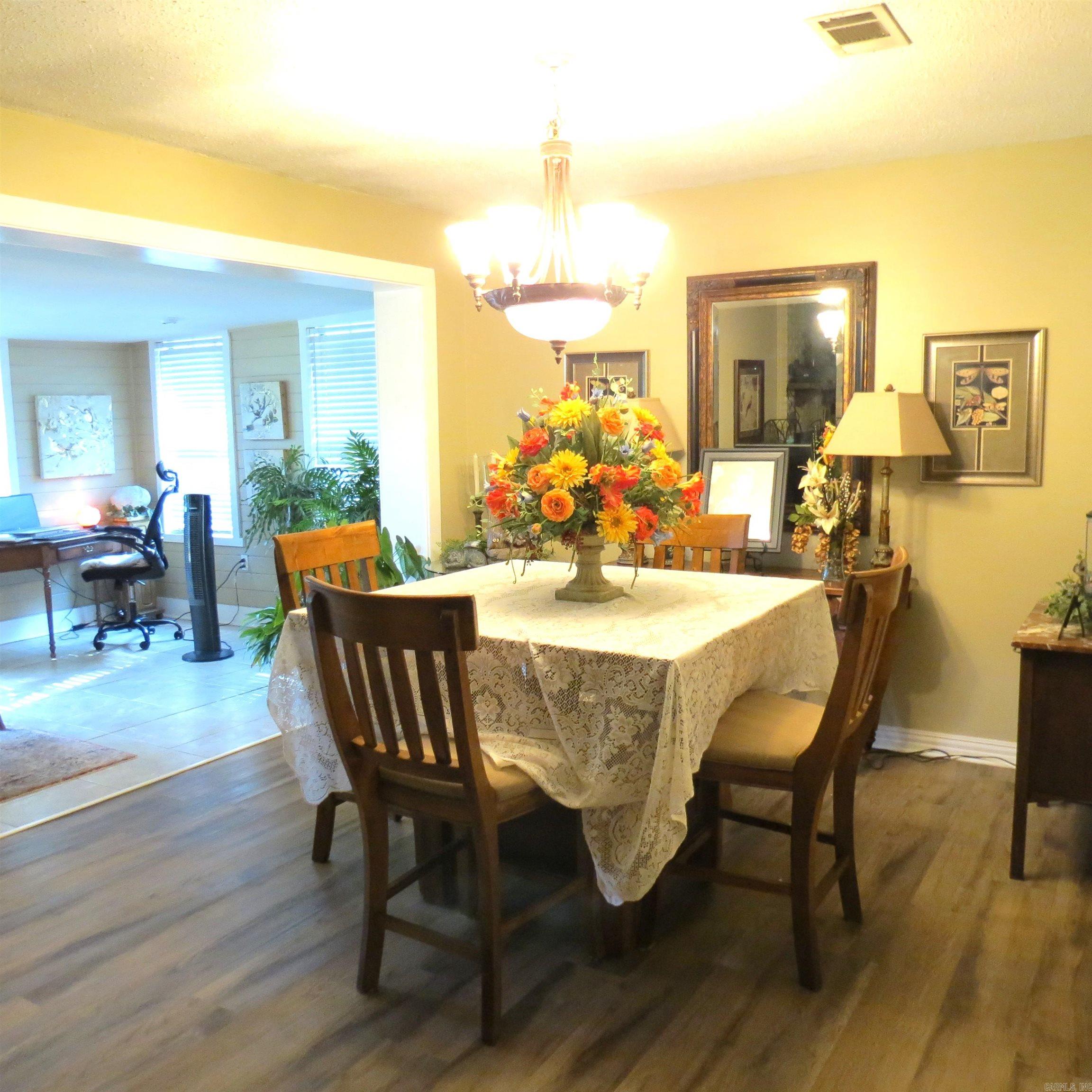 OAK LAWN ESTATES - Residential