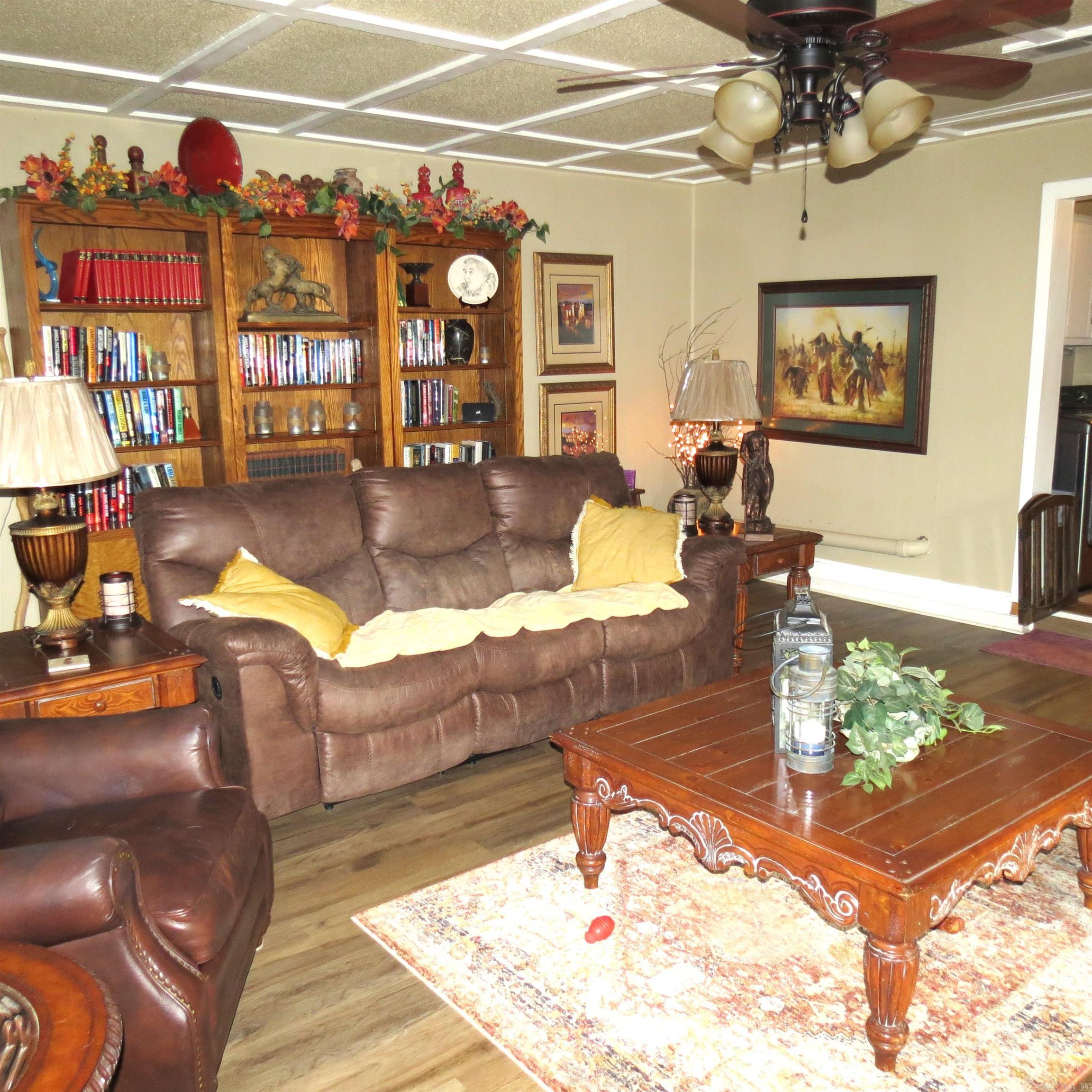 OAK LAWN ESTATES - Residential