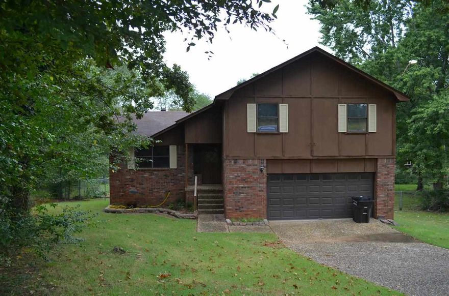 Lovely, updated 3 bedroom, 2 1/2 bath home in a cul-de-sac. Newly remodeled kitchen with stainless steel appliances. Freshly painted throughout, new flooring, new interior doors. Spacious bedrooms with ceilings fans and great closet space. 2 car garage, large fully fenced backyard and deck.