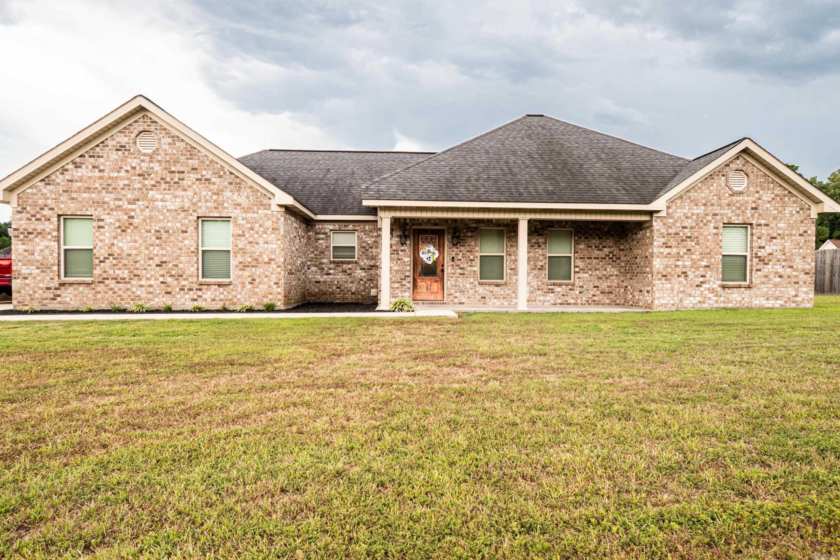 This move in ready 3 bedroom 2 bathroom home is located in a sought after neighborhood just minutes from the college. This property features a large master bedroom with spacious walk in closet and bathroom, double car garage, new HVAC, and an open concept living room/kitchen. Also, enjoy the good size back yard with new privacy fence that would be wonderful for children and pets.