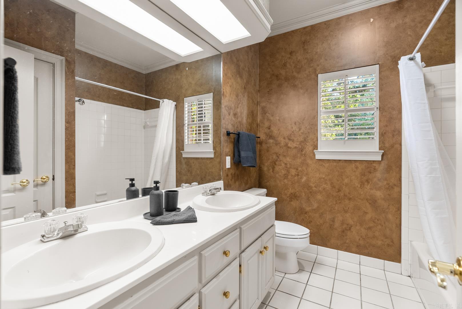 LONGLEA MANOR ADDN - Residential