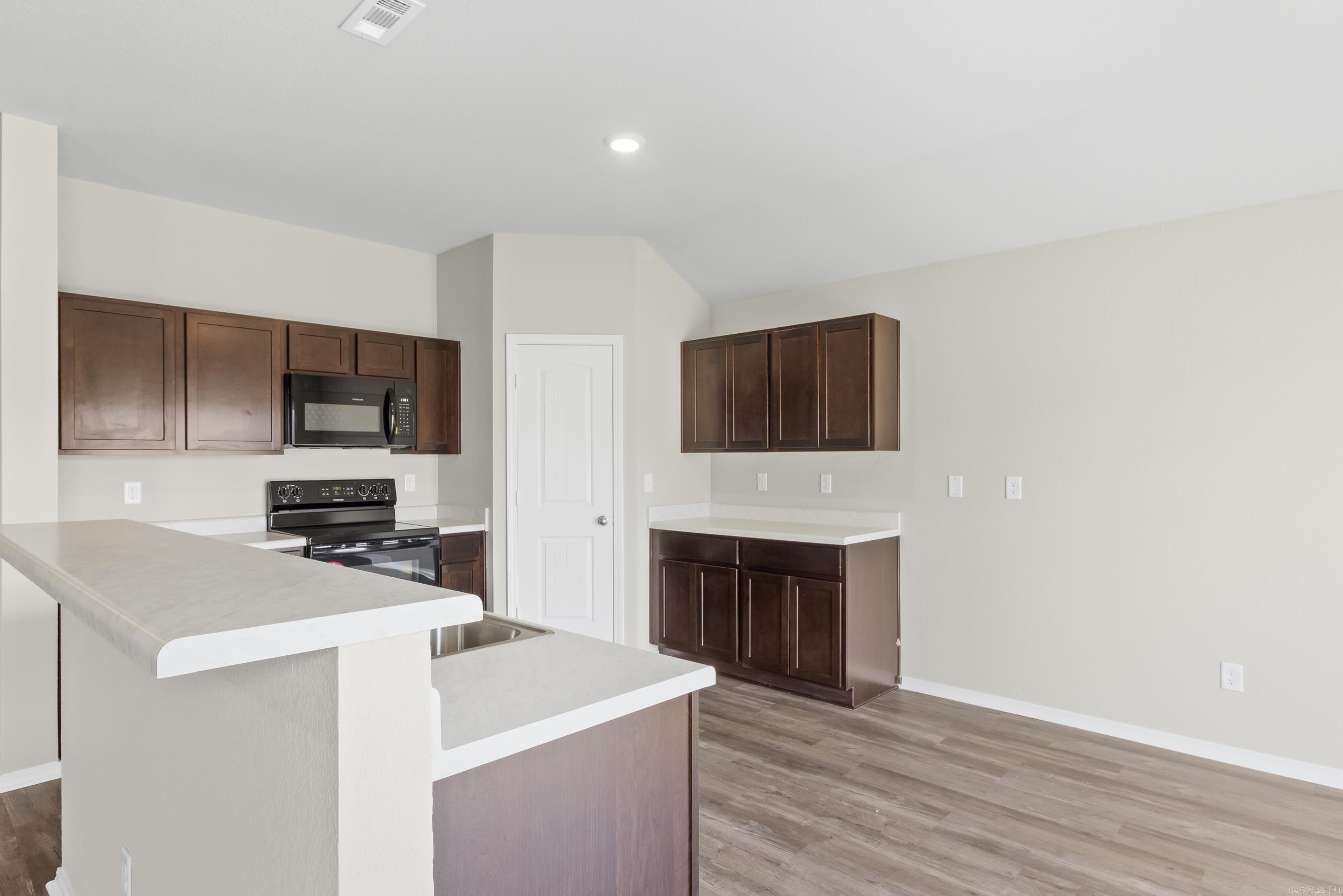 HILLDALE CROSSING - Residential