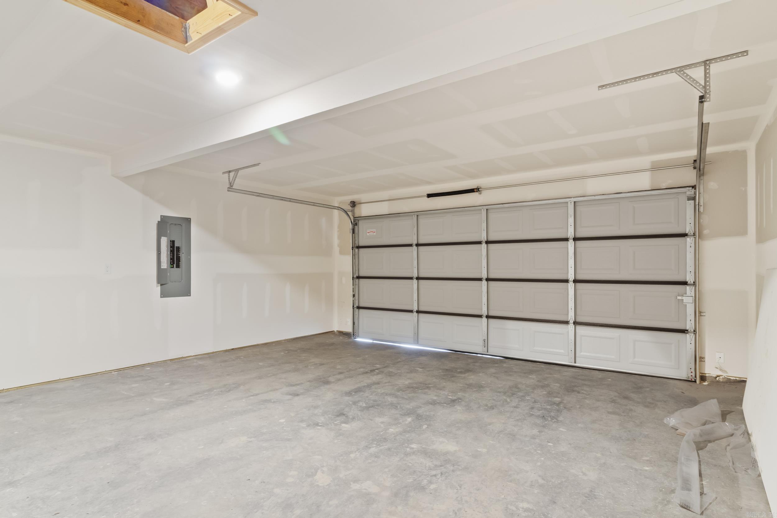 HILLDALE CROSSING - Residential