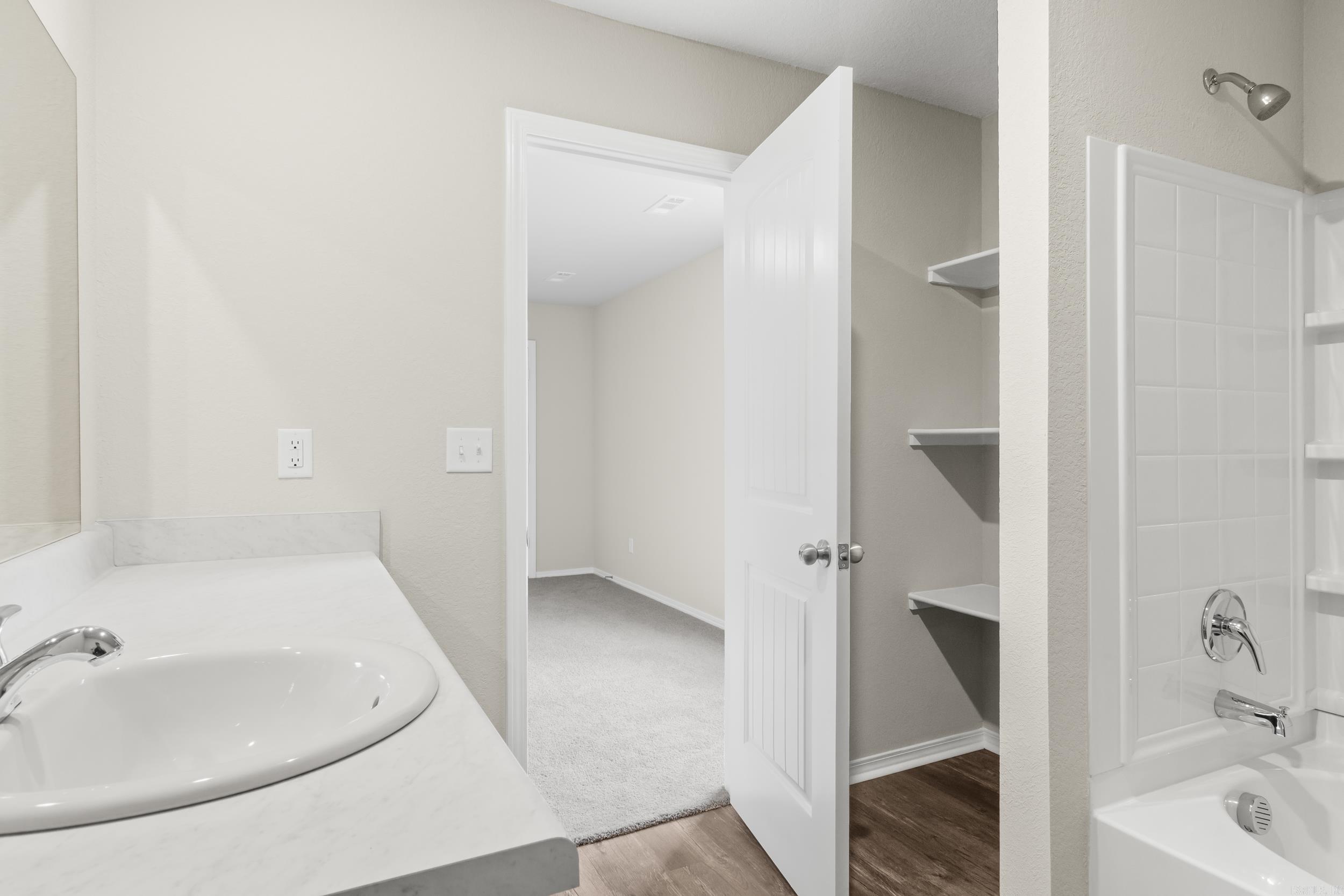 HILLDALE CROSSING - Residential