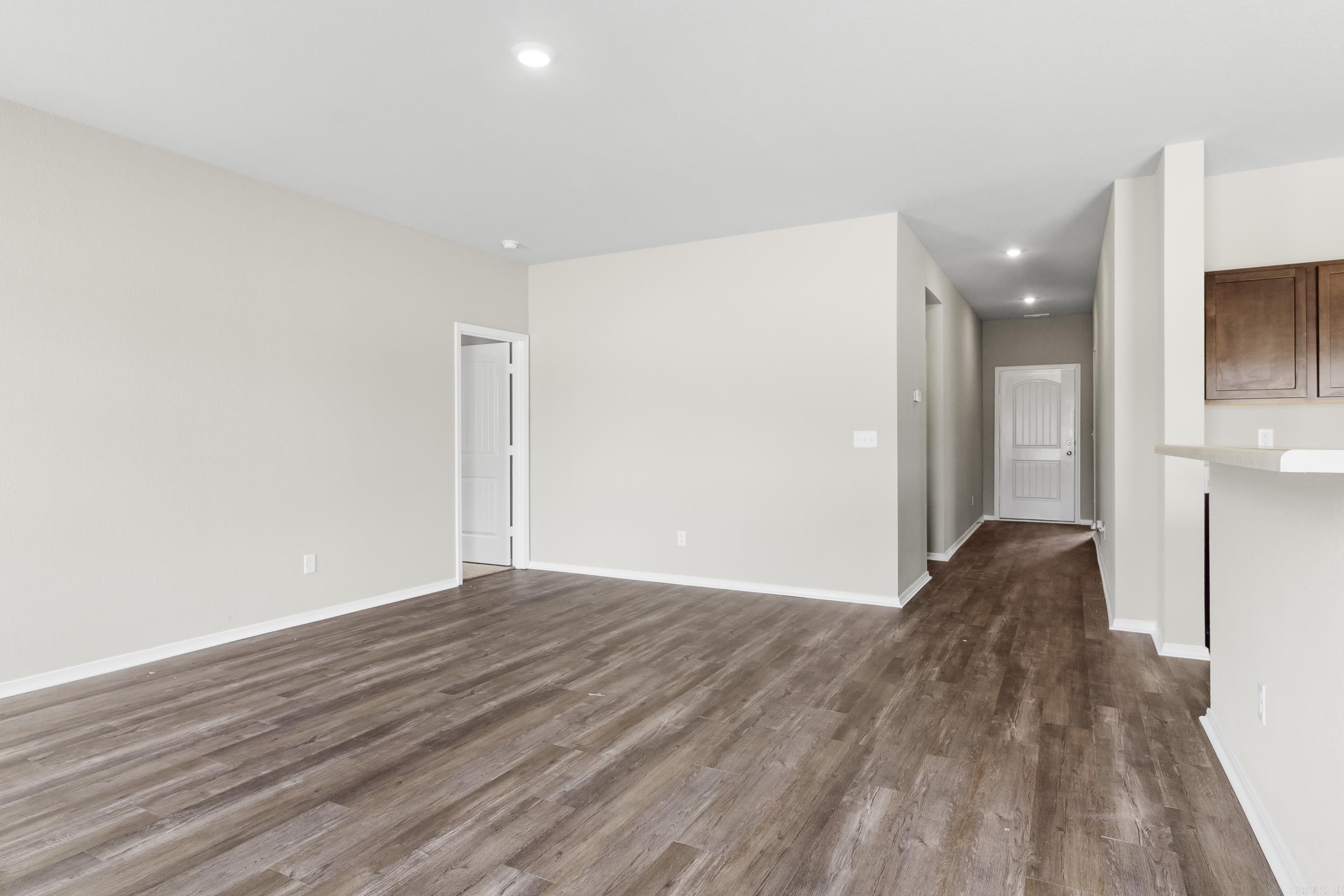 HILLDALE CROSSING - Residential