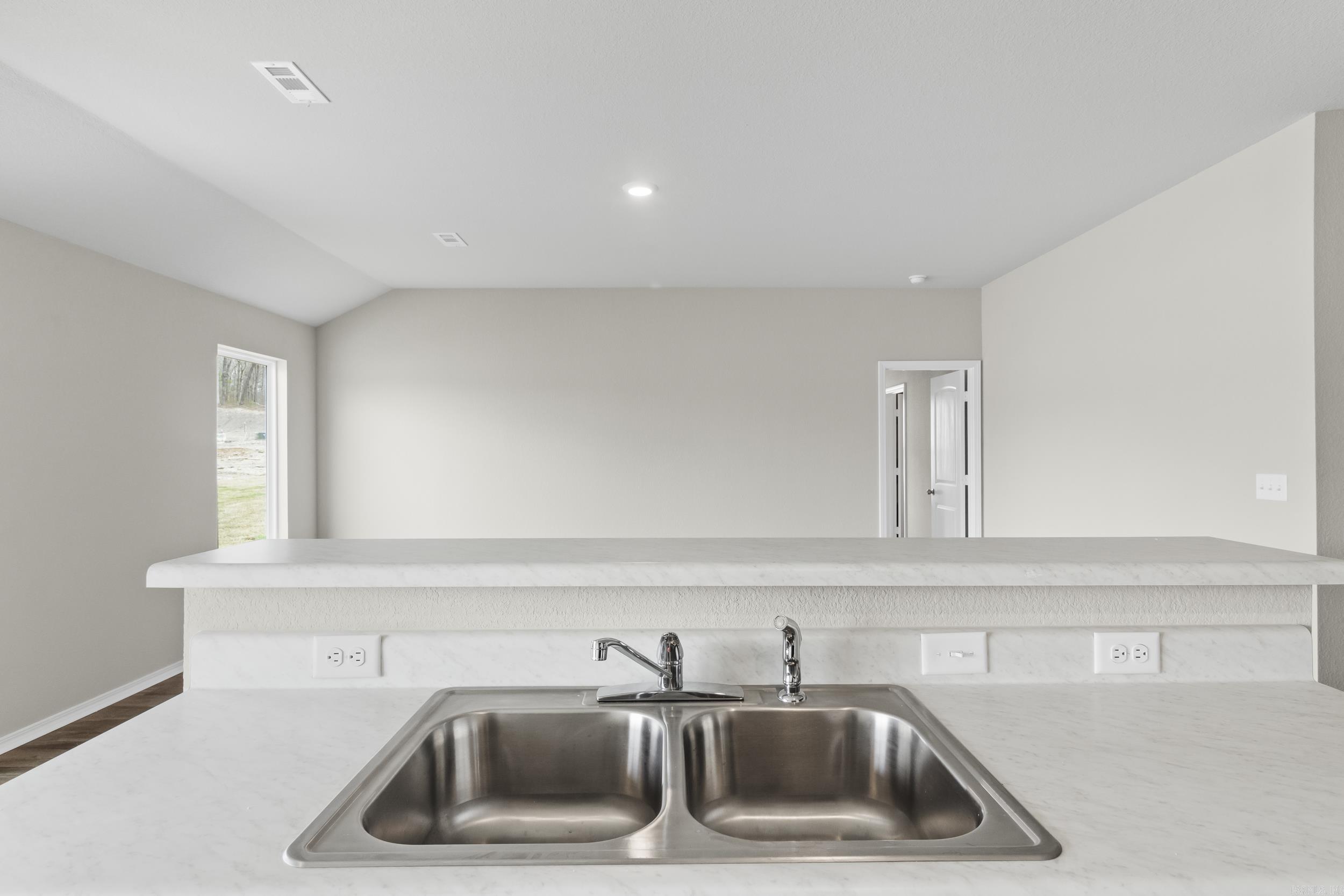 HILLDALE CROSSING - Residential