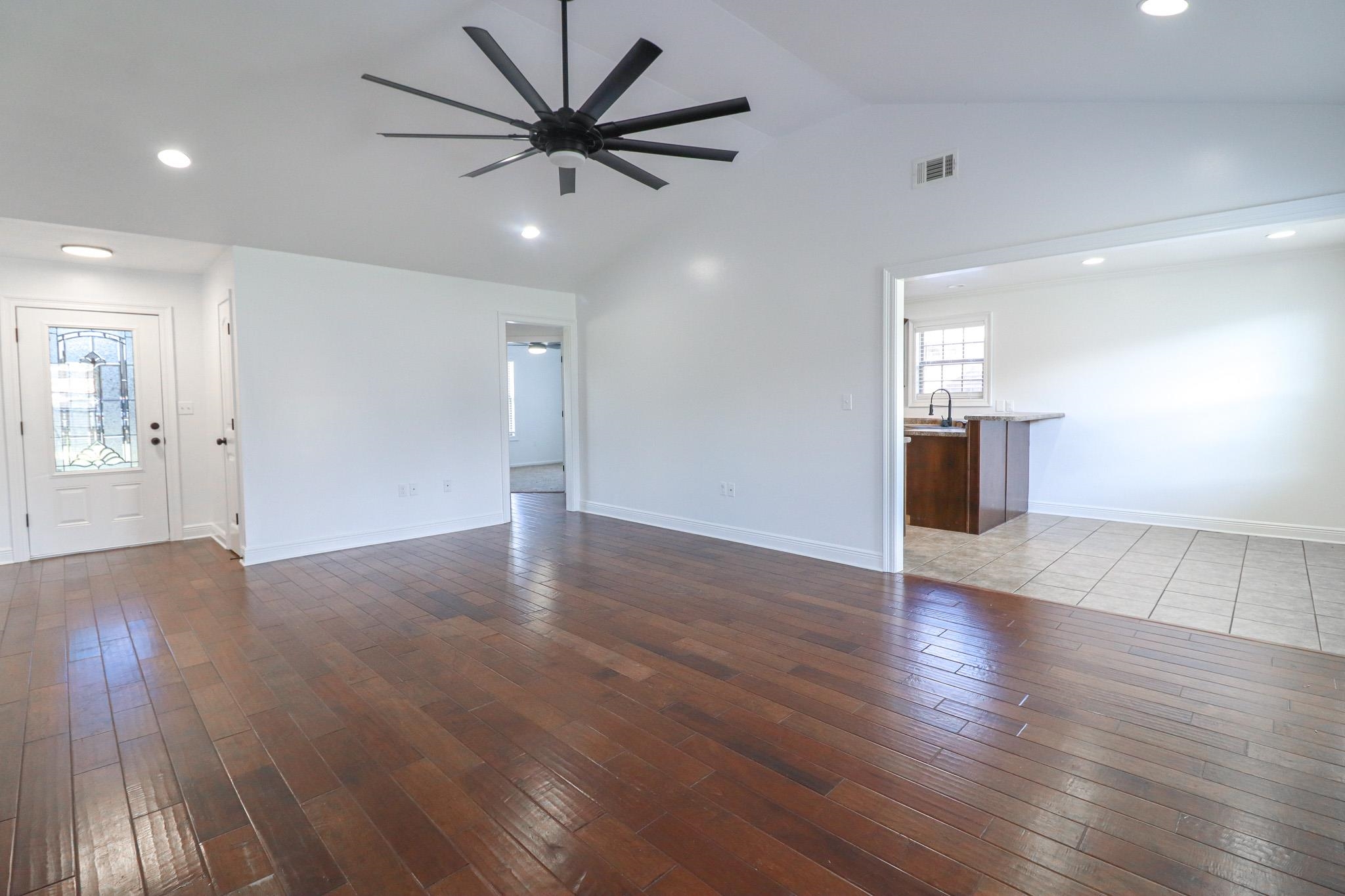 DONLEE RIDGE - Residential