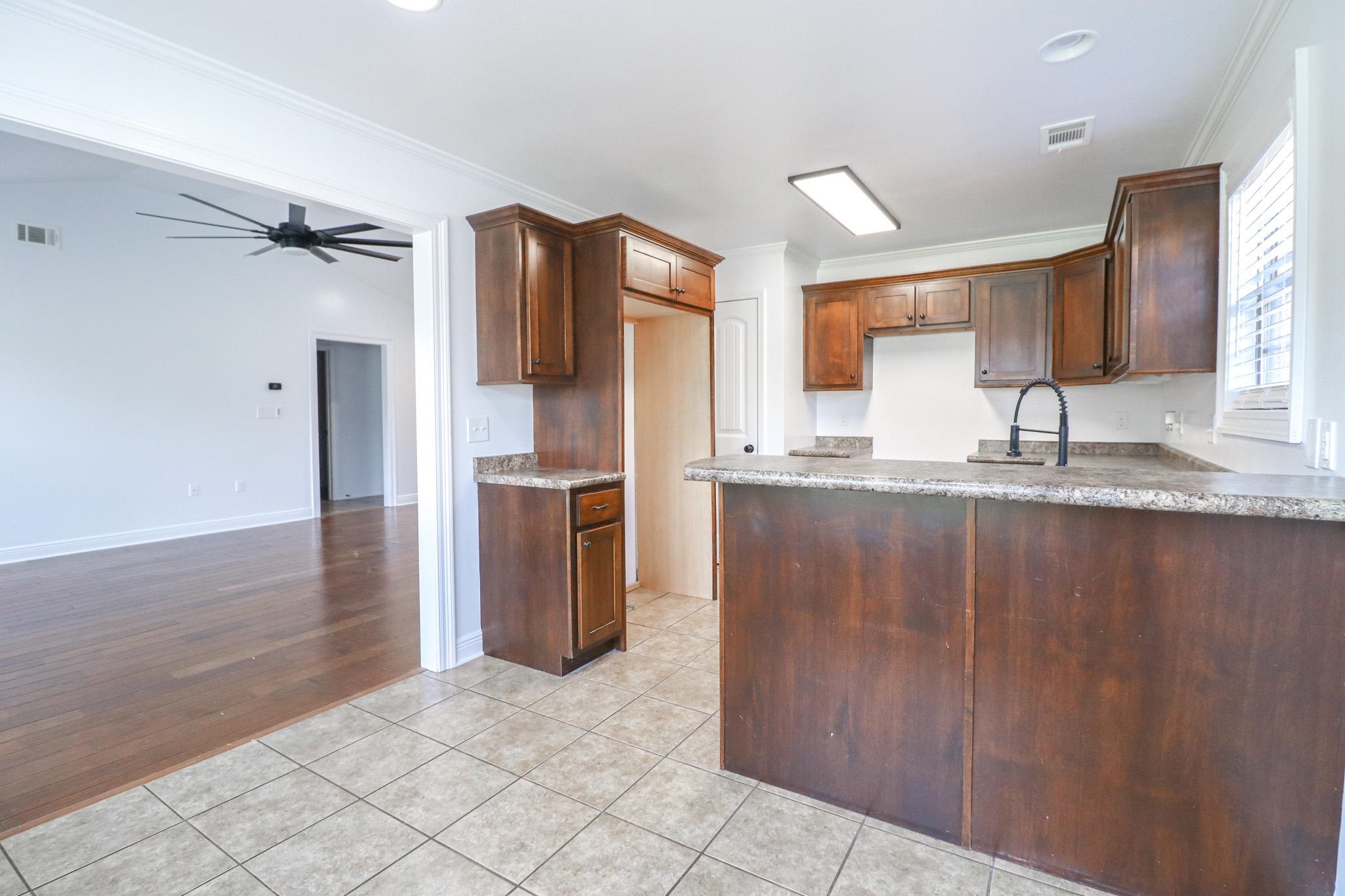 DONLEE RIDGE - Residential