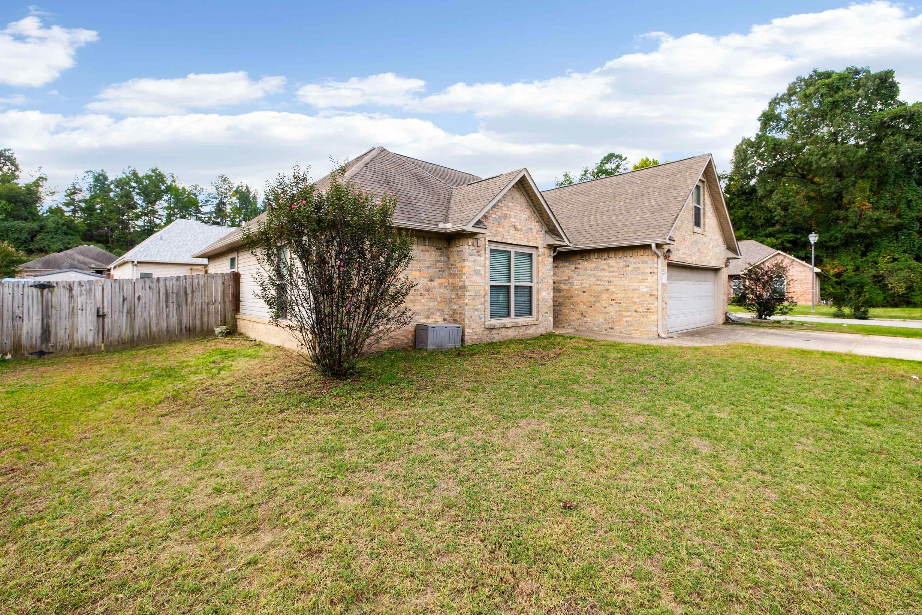 WISTERIA VINEYARD - Residential