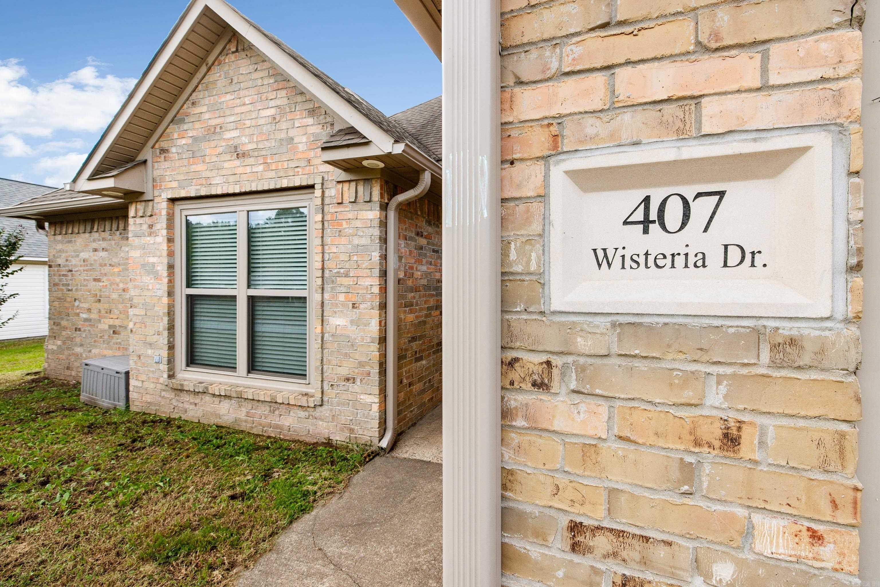 WISTERIA VINEYARD - Residential