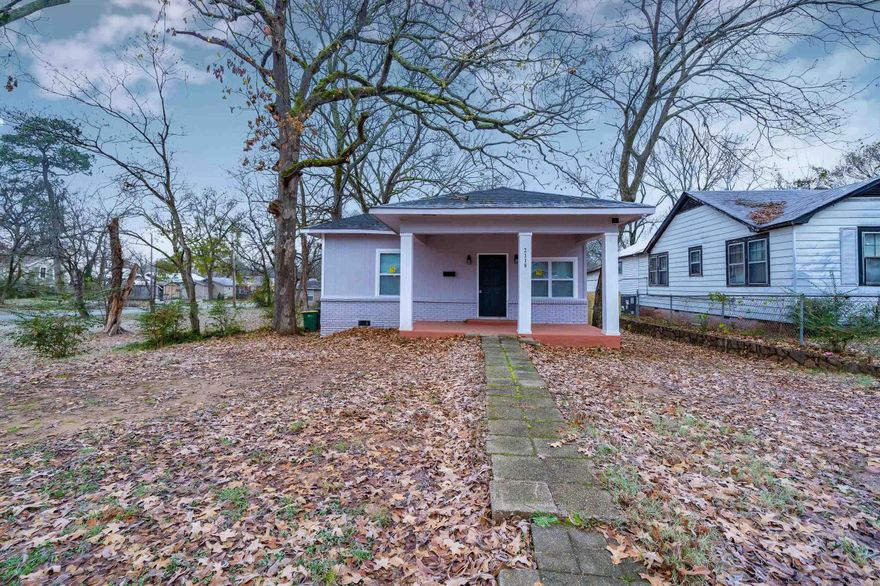 Priced to Sell! Super cute remodeled 3 bedroom, 2 bathroom home.  All new LVP throughout, new stainless steel appliances and brand new privacy fence. Roof, HVAC and HW are all new.  Don't miss your chance to make this your home.