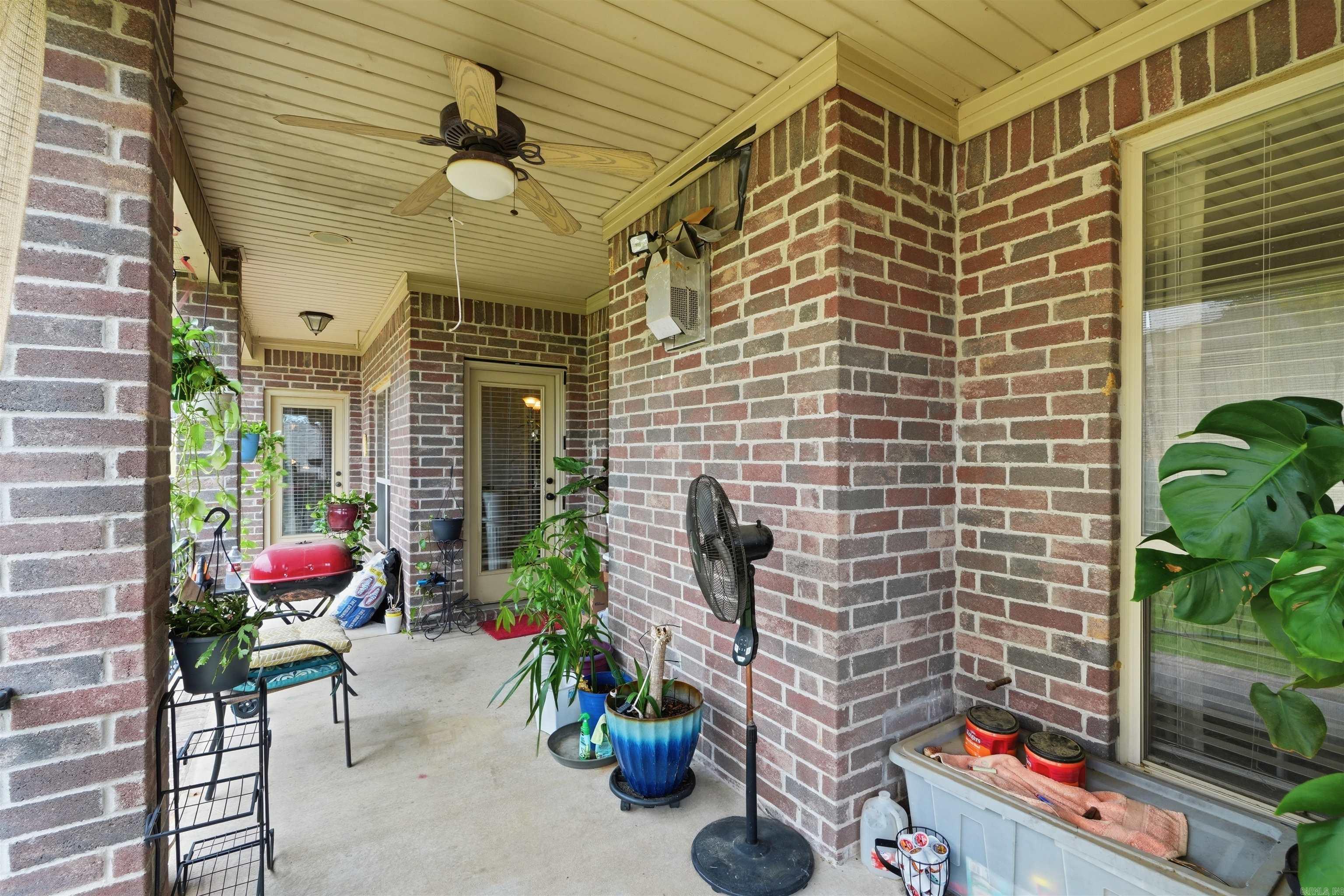 MILLERS CROSSING - Residential