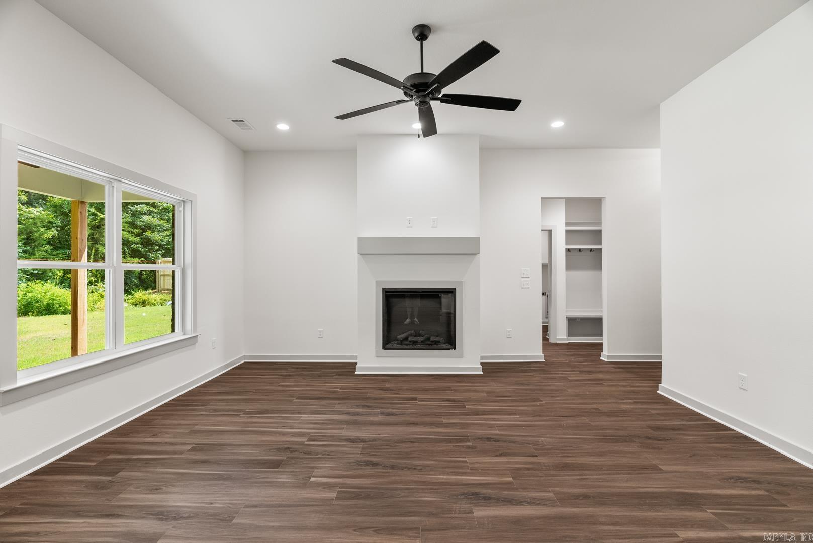 LEWIS COVE - Residential