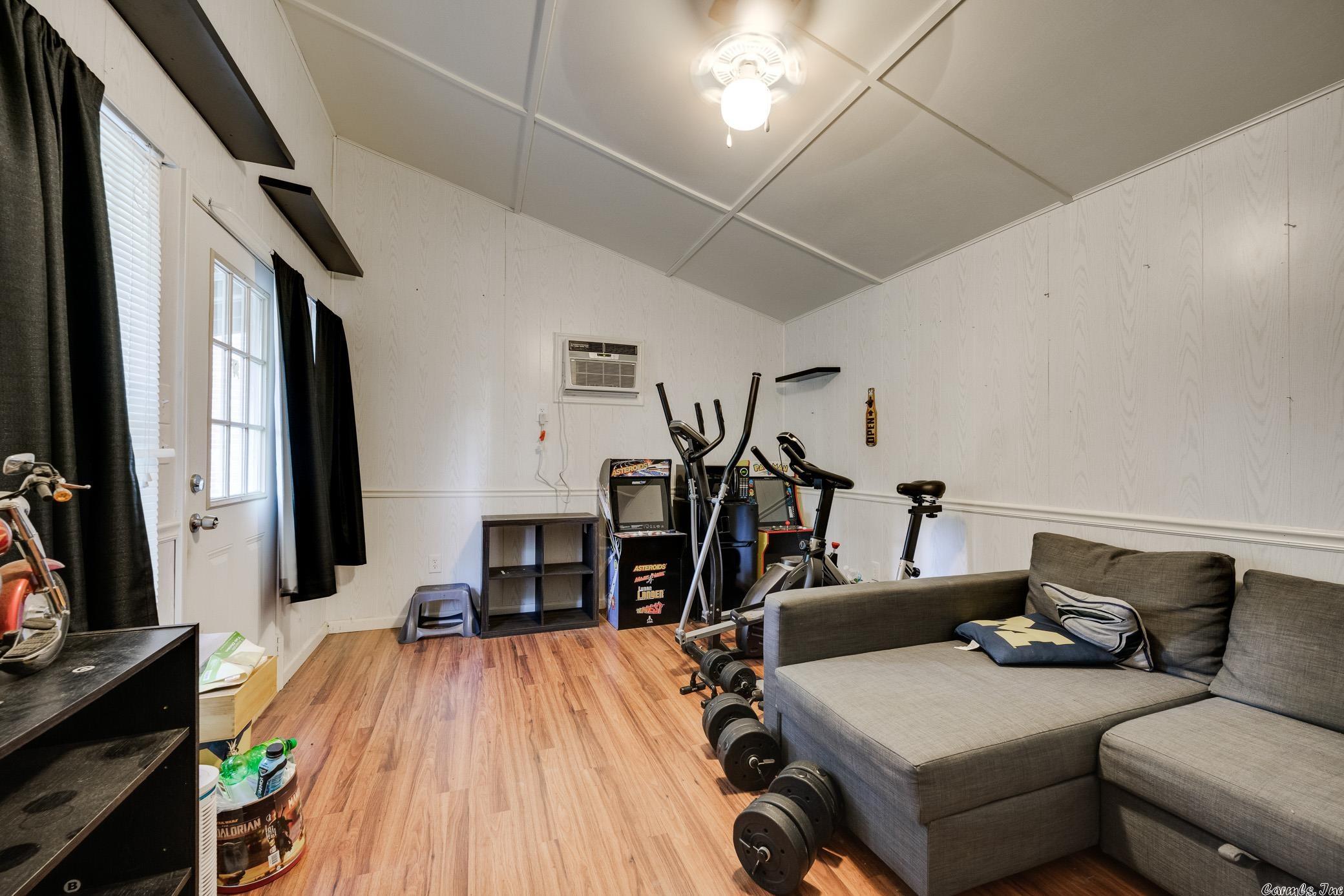 SOUTH SHORE ADDN - Residential