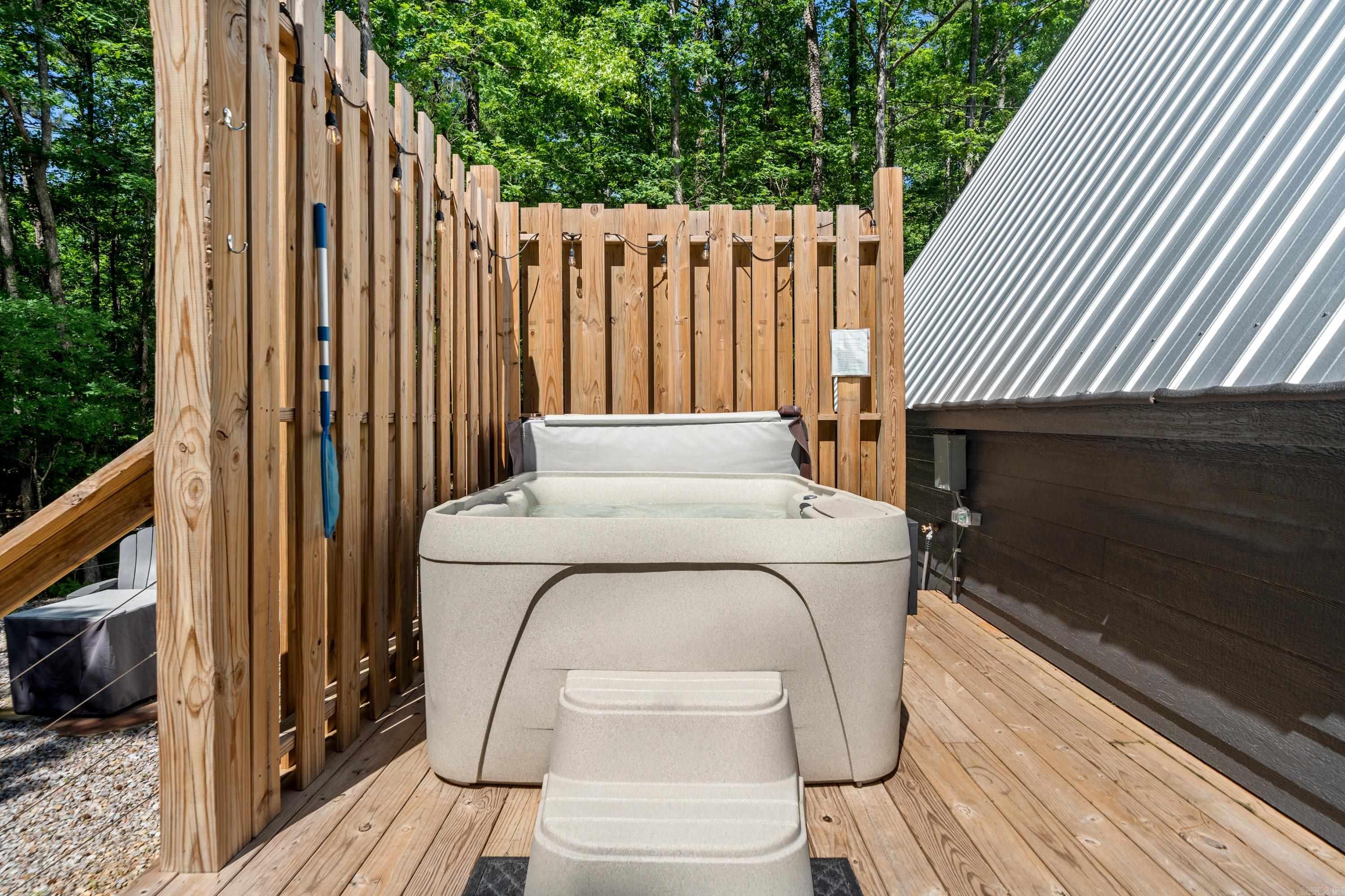 Metes & Bounds - Residential Income