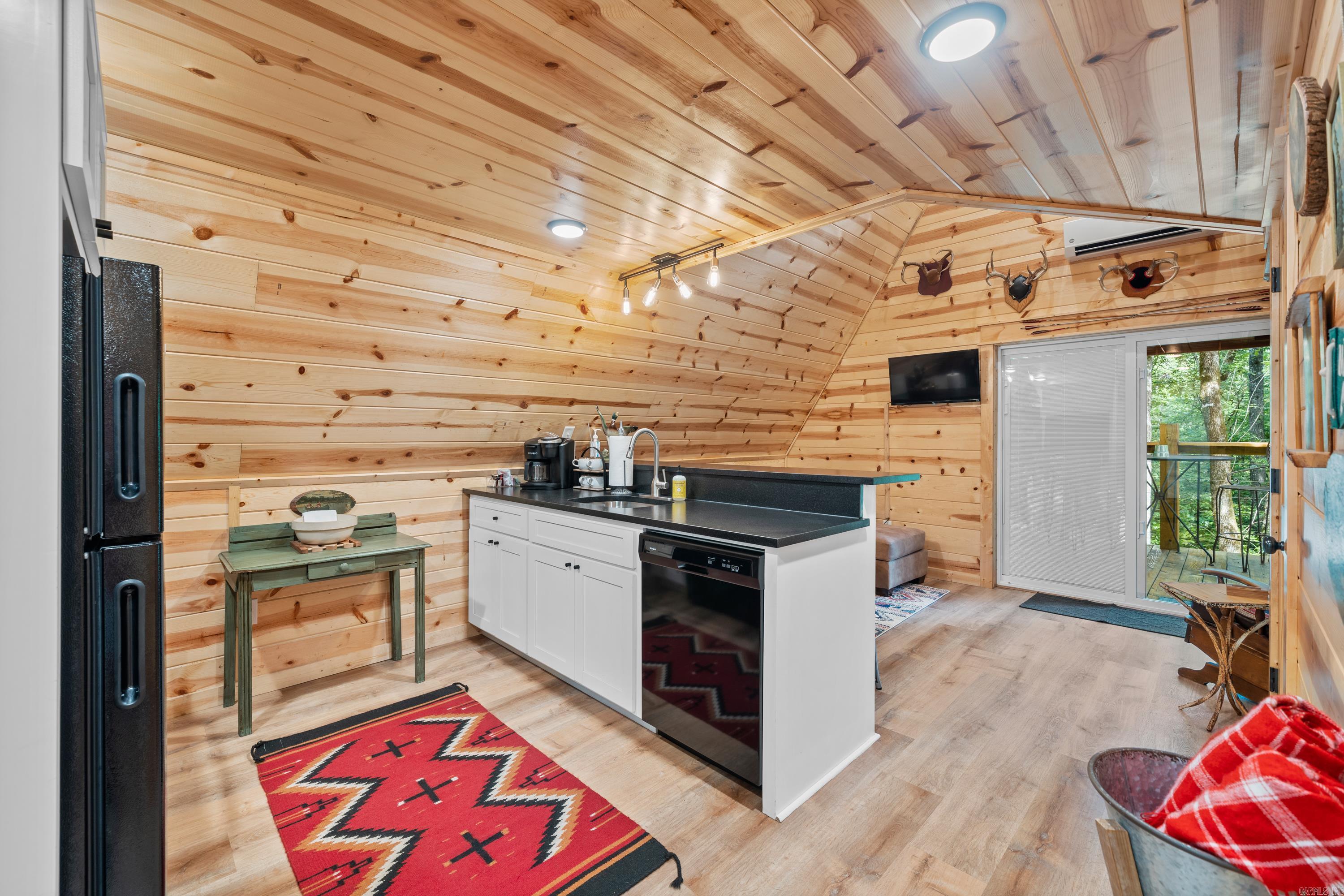 Metes & Bounds - Residential Income