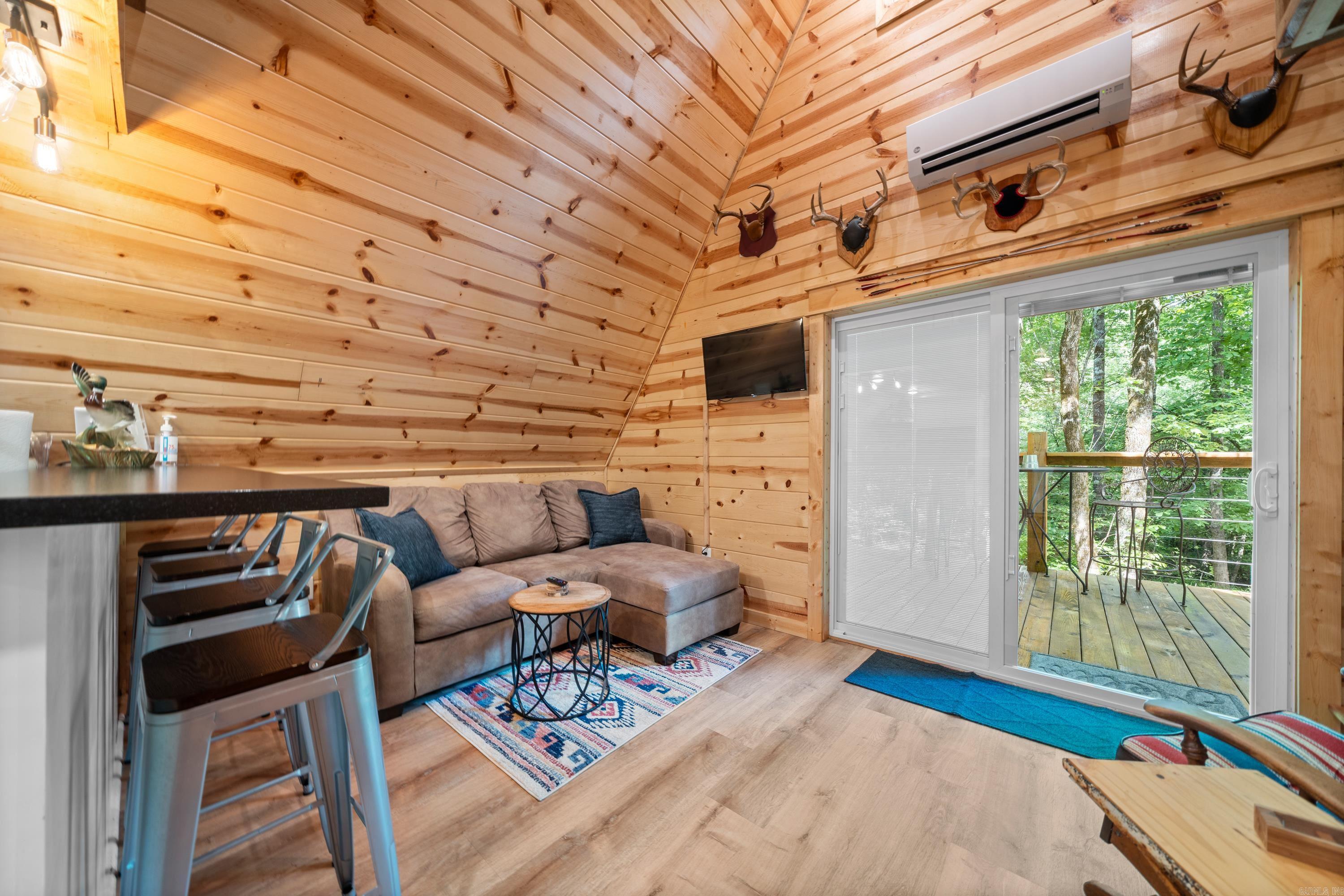 Metes & Bounds - Residential Income