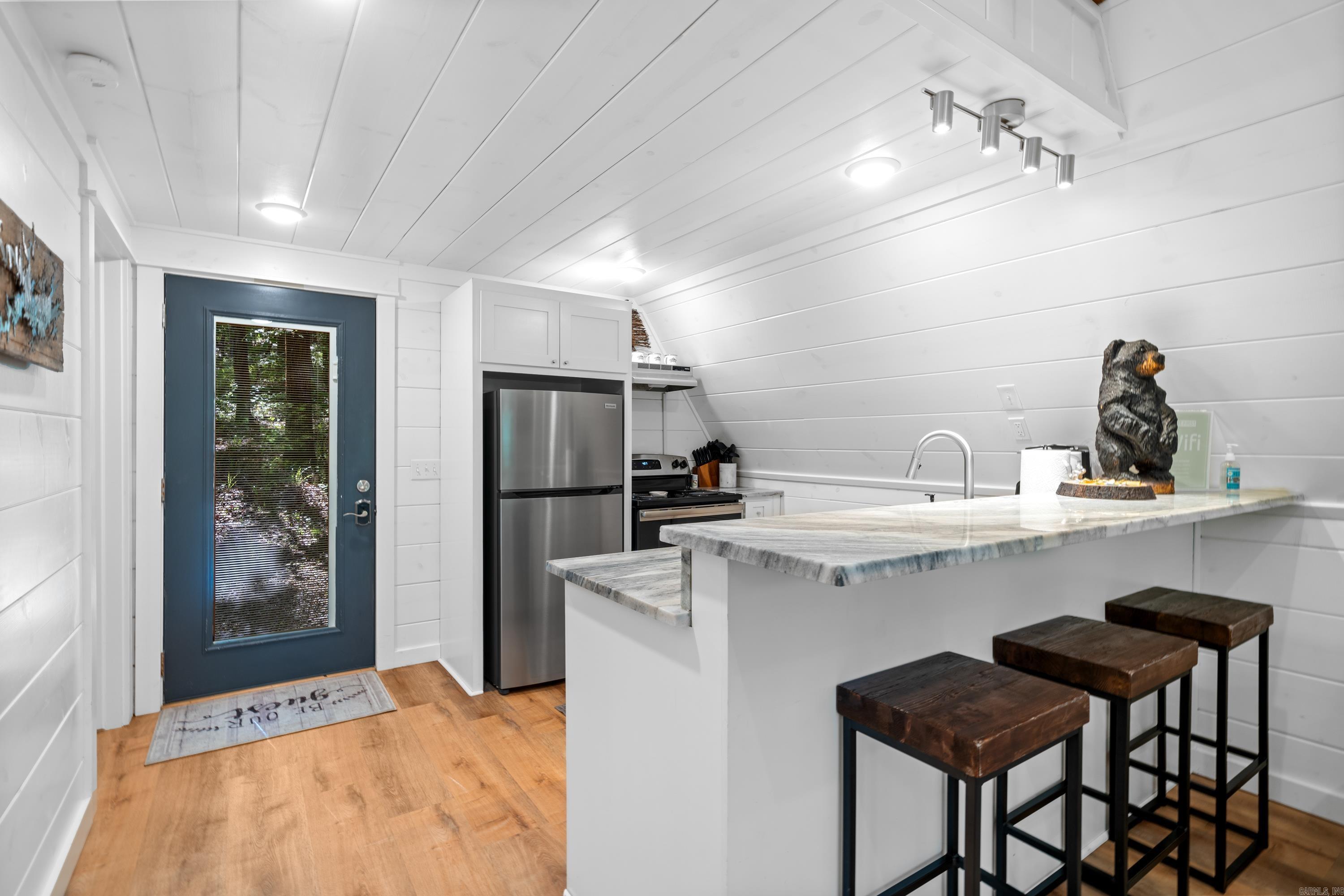 Metes & Bounds - Residential Income