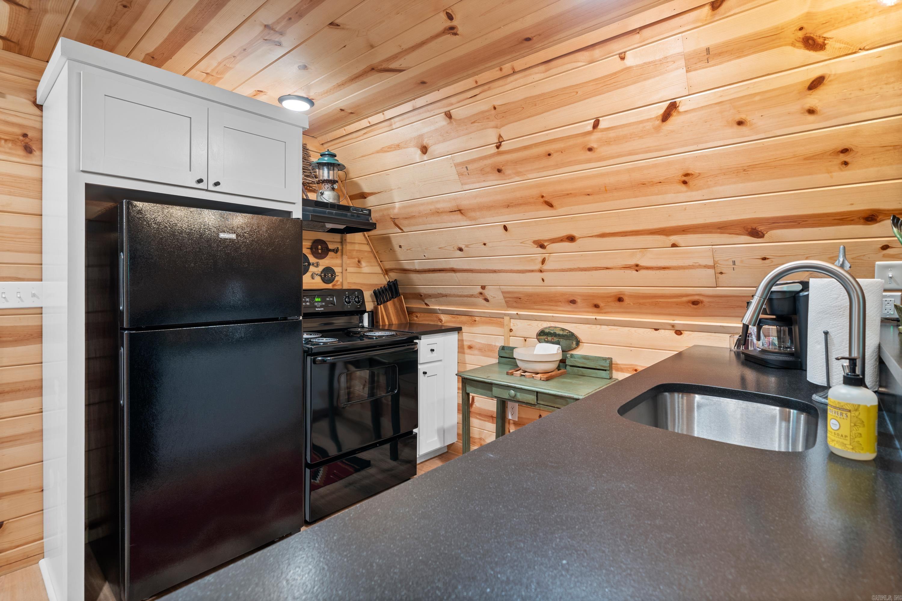 Metes & Bounds - Residential Income