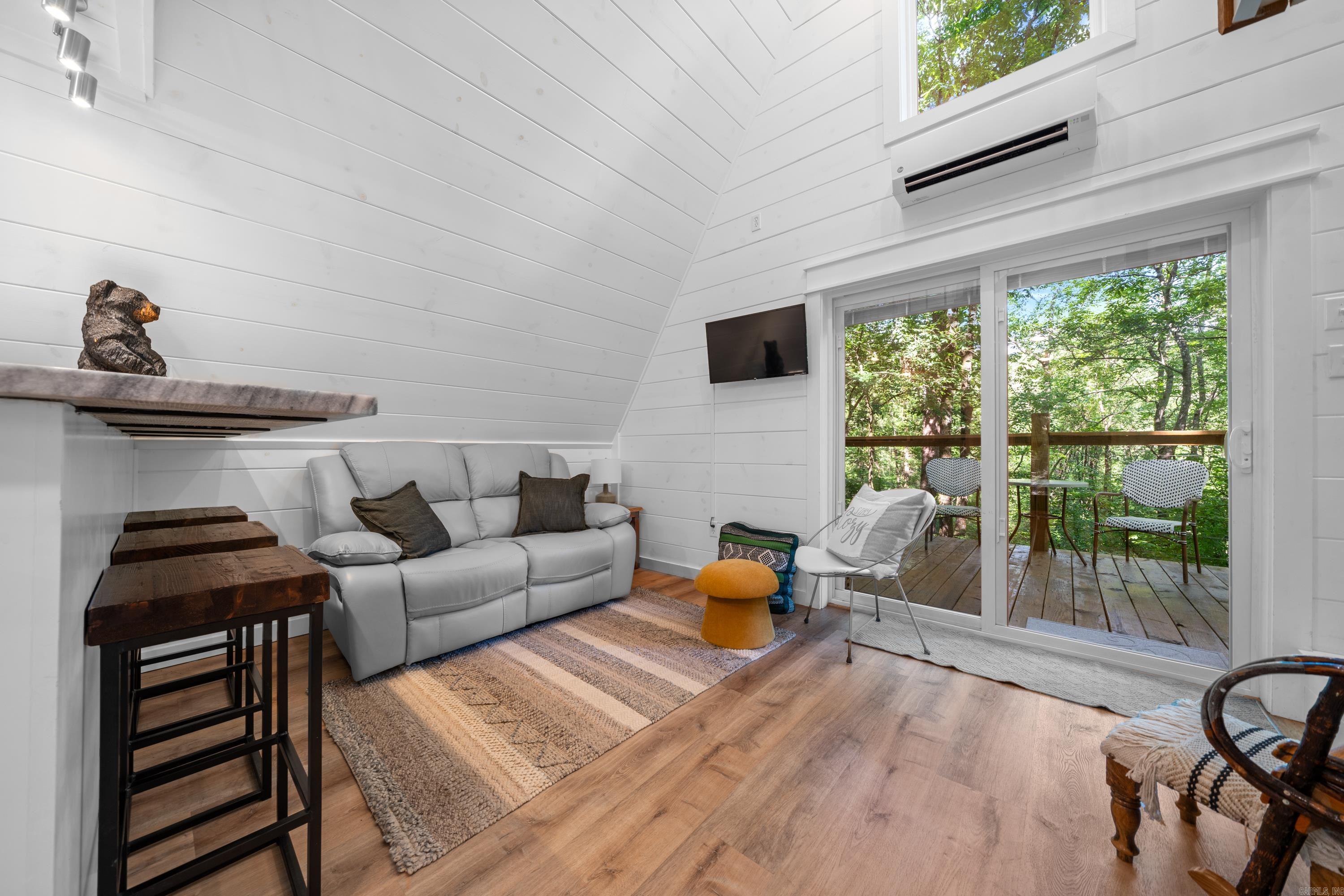 Metes & Bounds - Residential Income