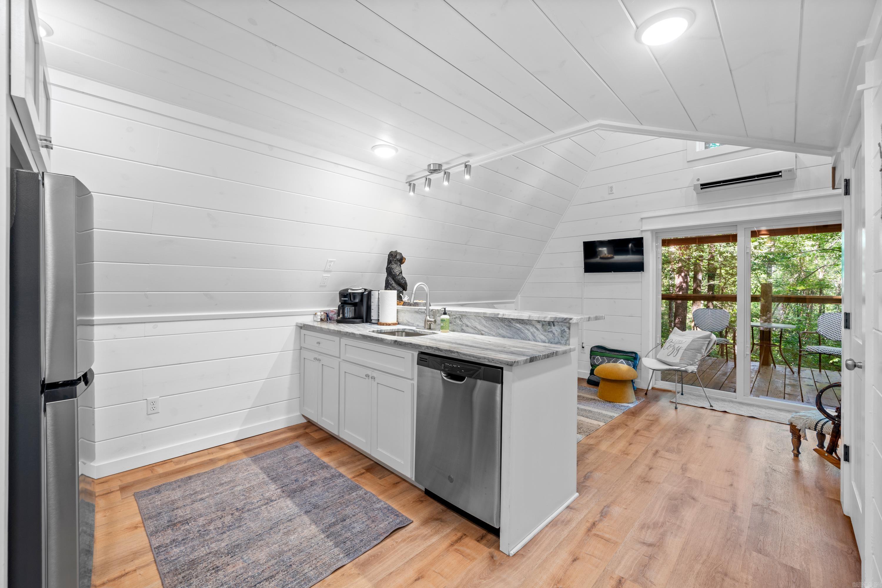 Metes & Bounds - Residential Income