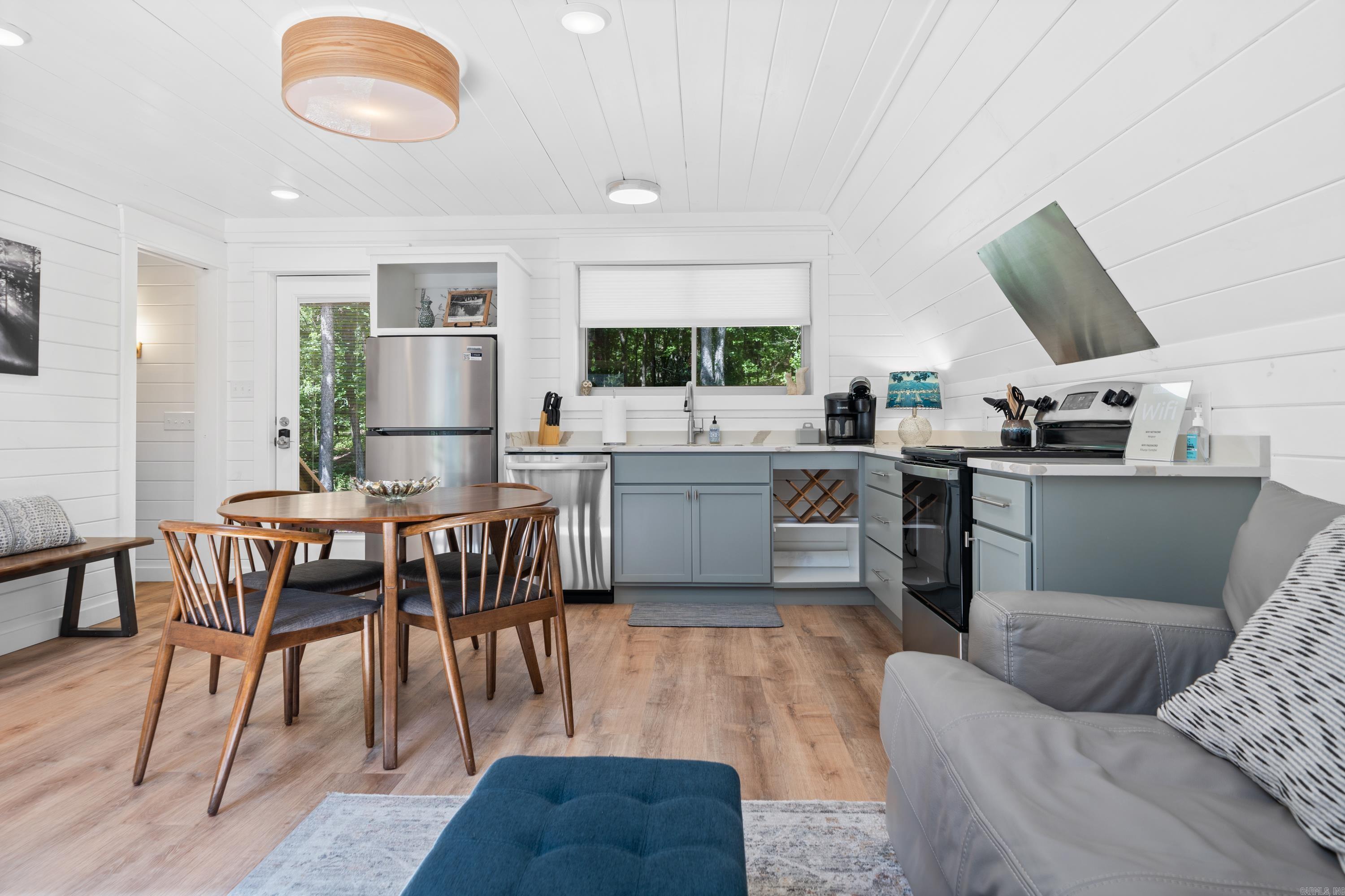 Metes & Bounds - Residential Income