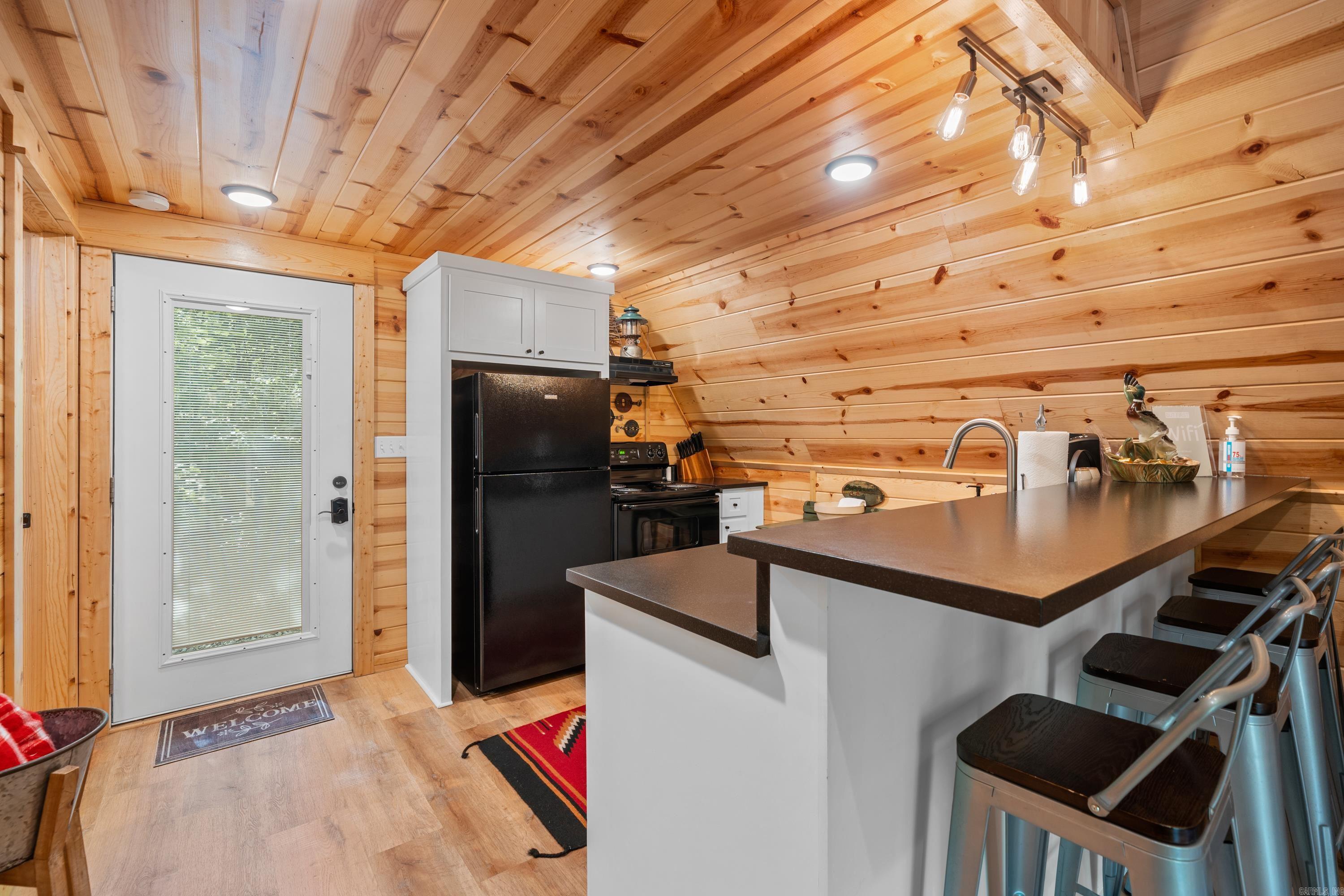 Metes & Bounds - Residential Income