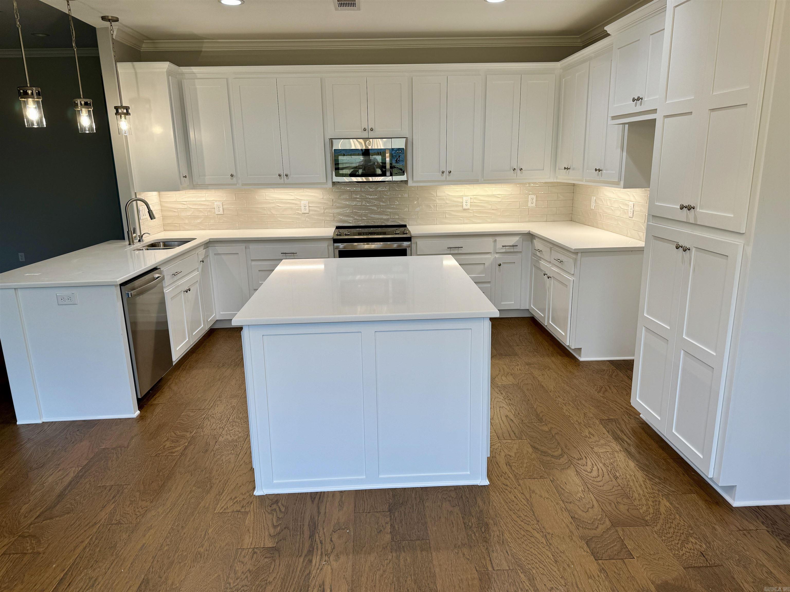 STONEYBROOK - Residential