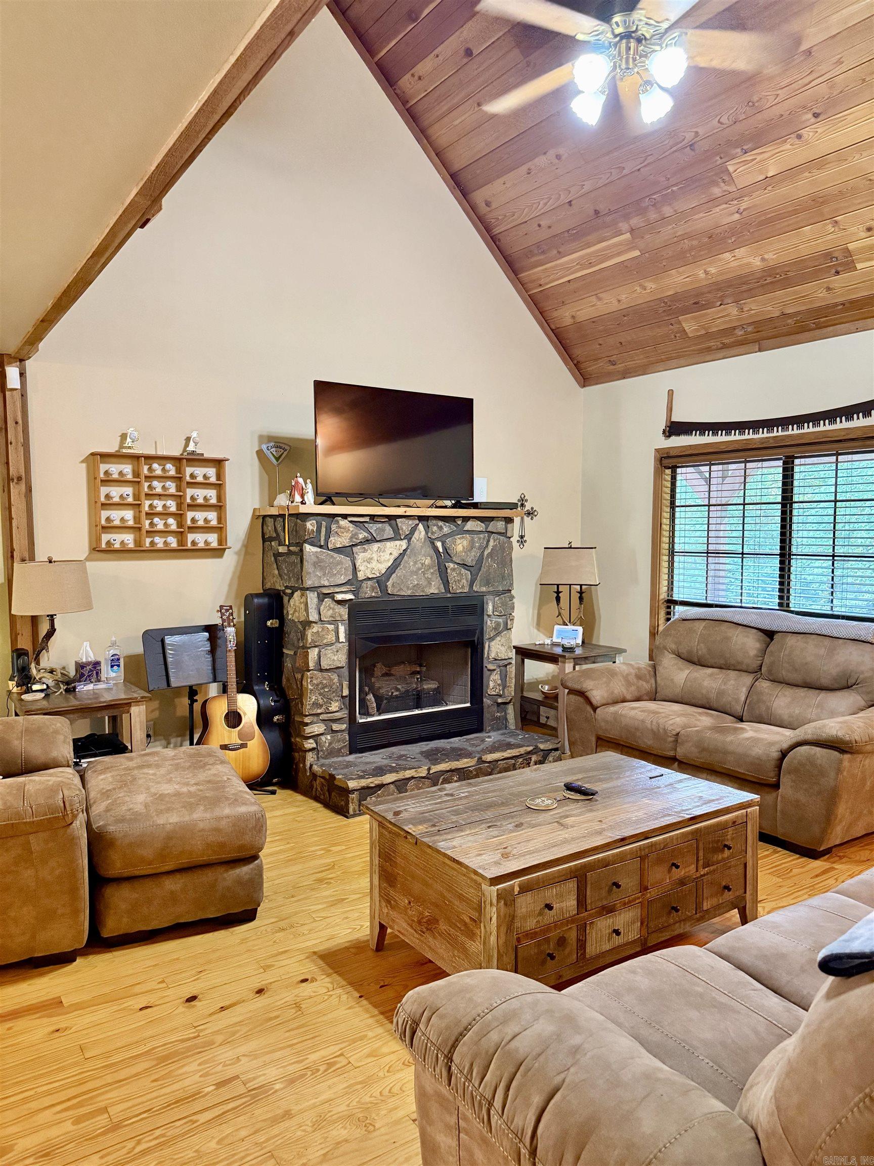 WHISPERING SPRINGS - Residential