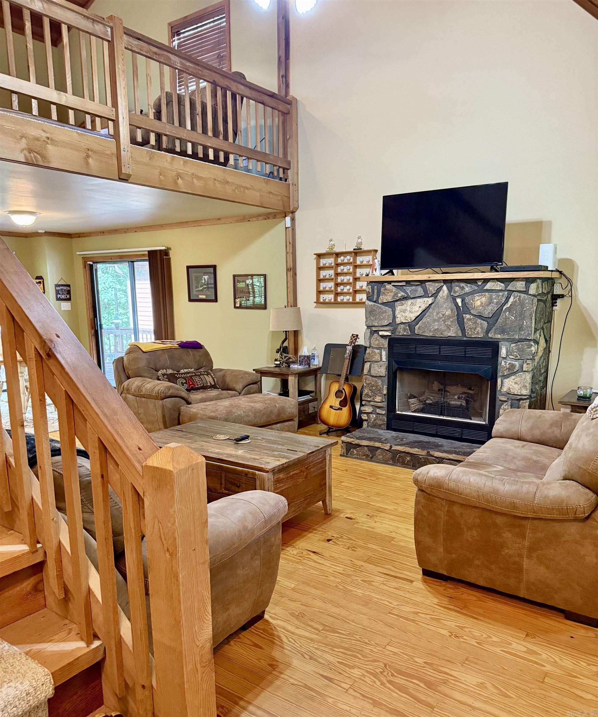 WHISPERING SPRINGS - Residential