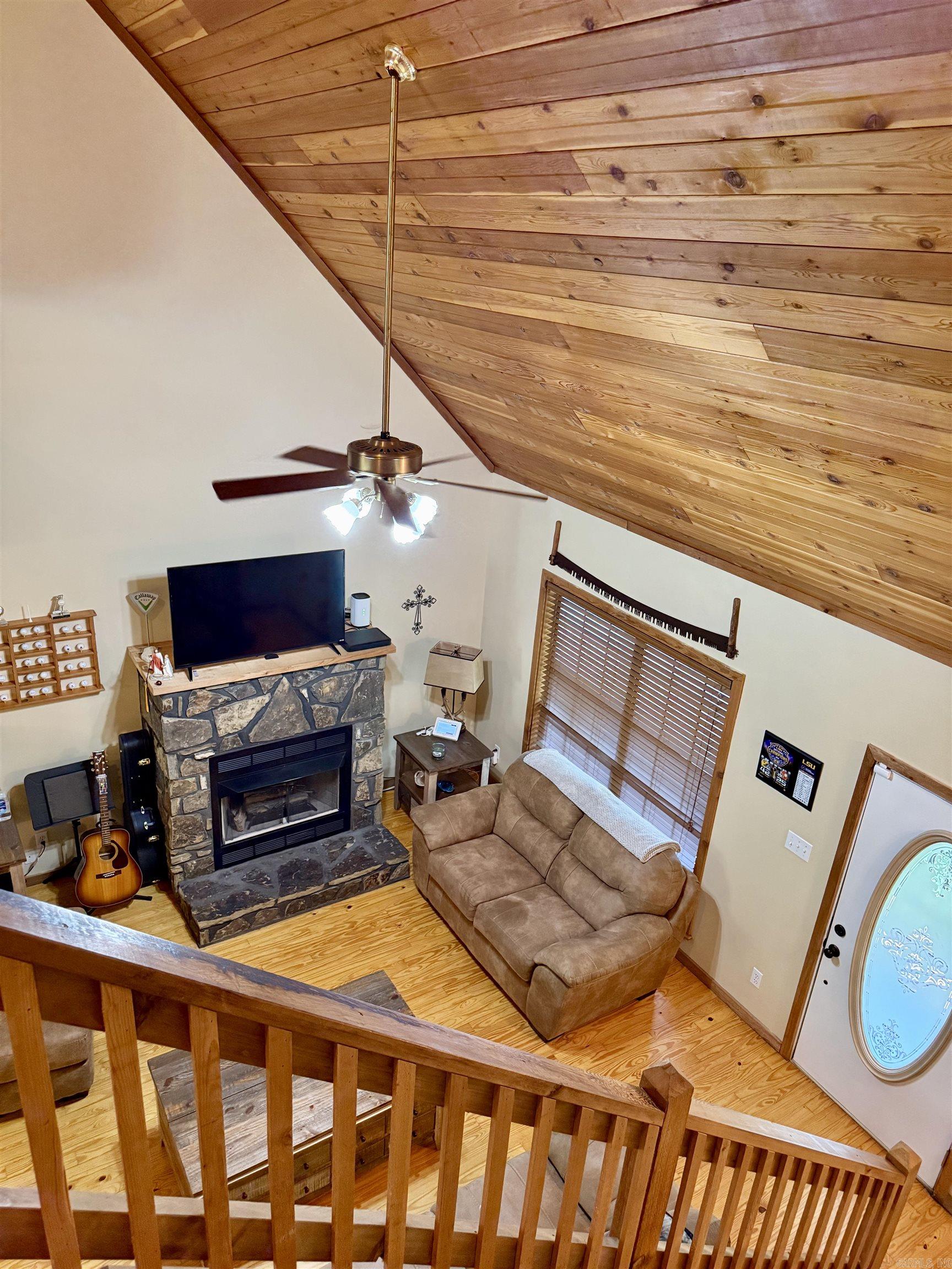 WHISPERING SPRINGS - Residential