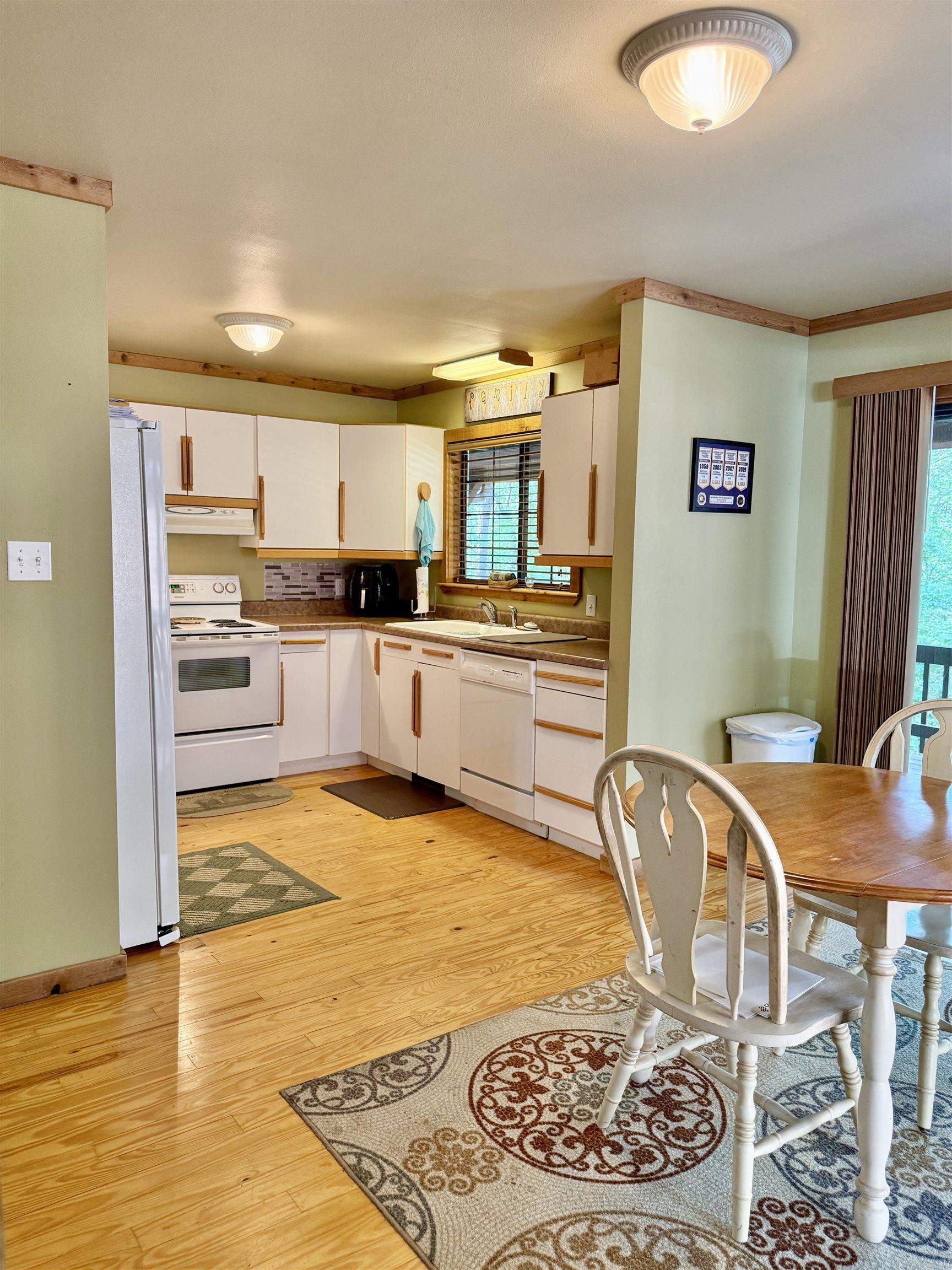 WHISPERING SPRINGS - Residential