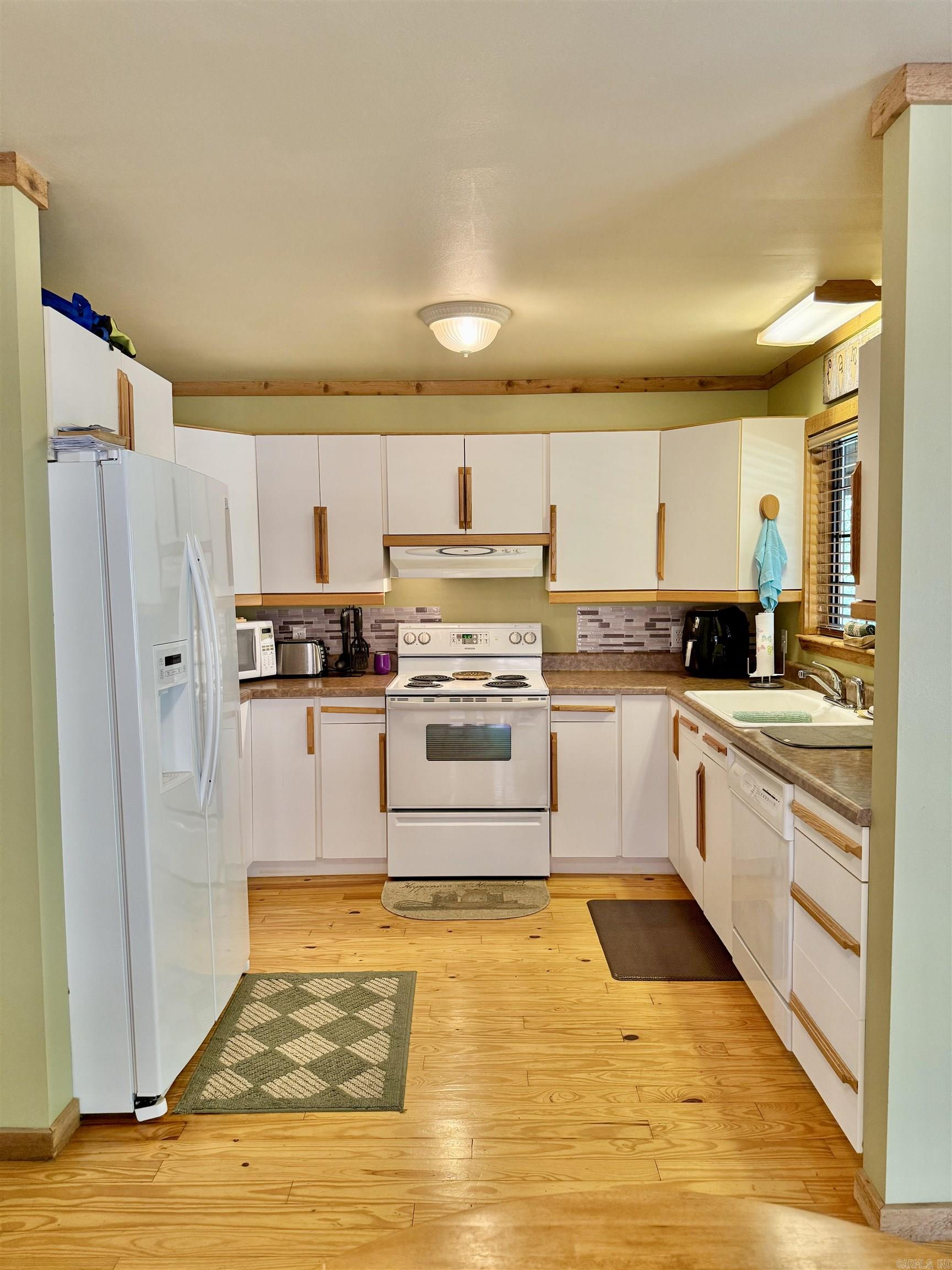 WHISPERING SPRINGS - Residential