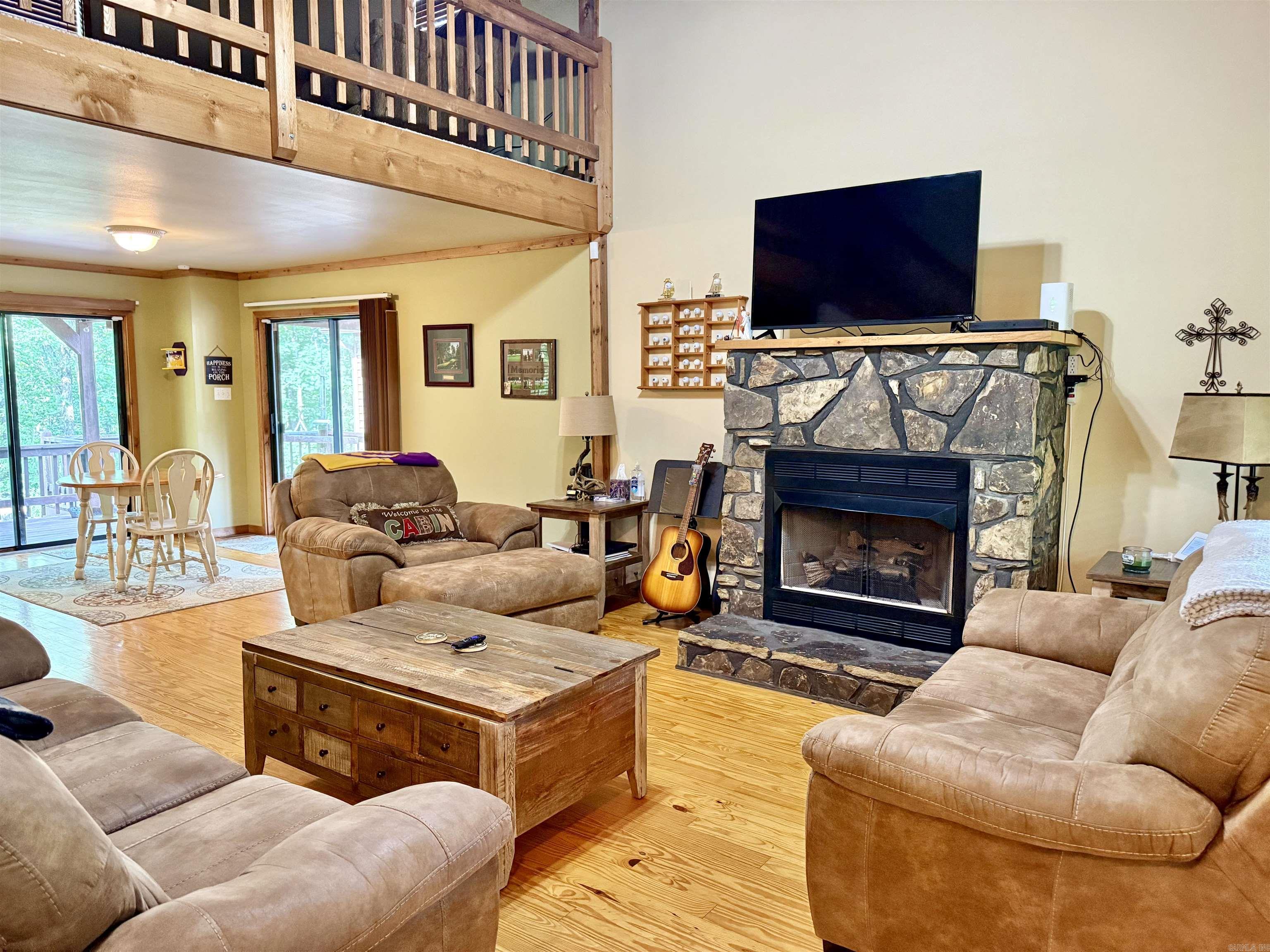 WHISPERING SPRINGS - Residential