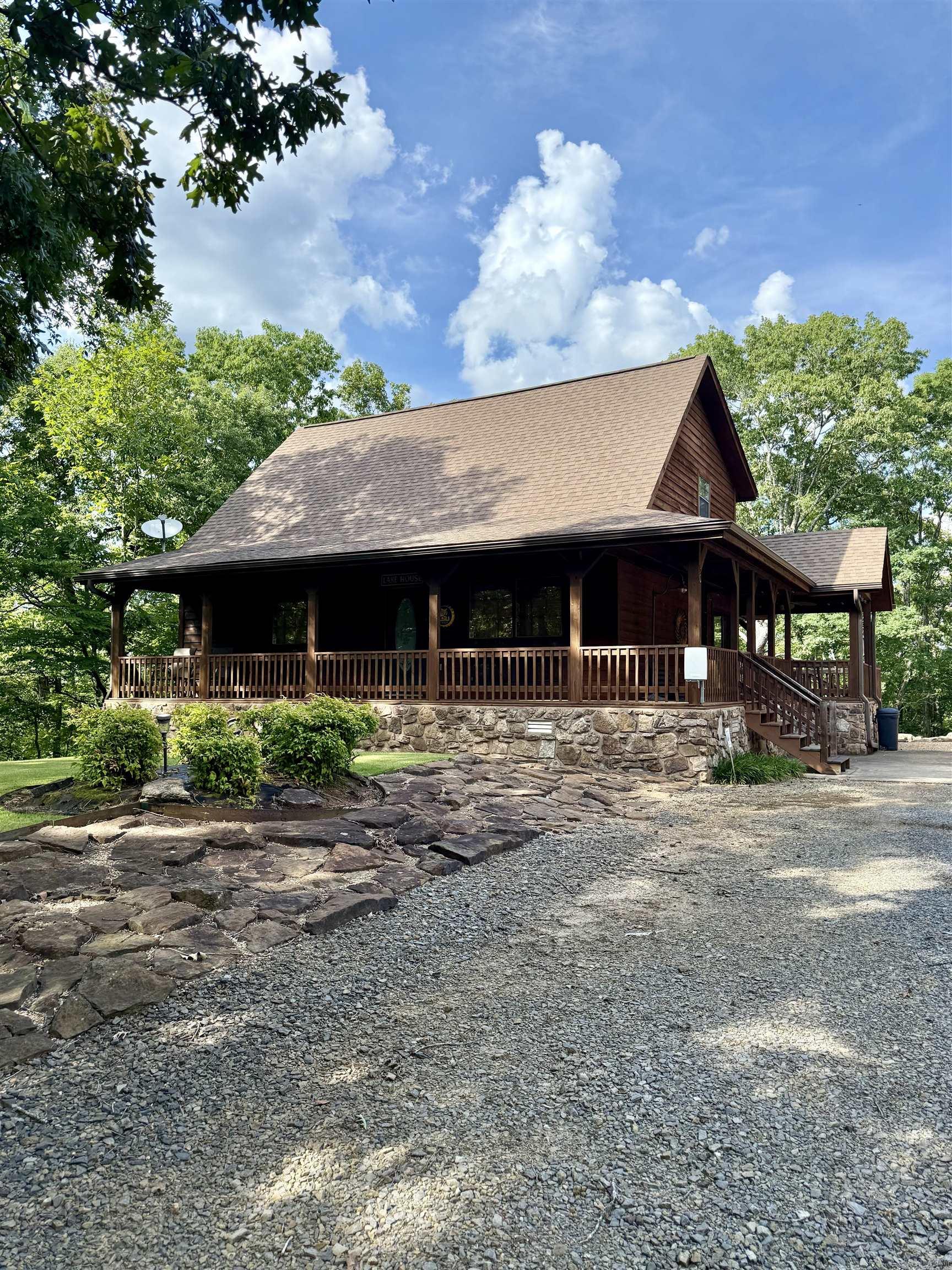 WHISPERING SPRINGS - Residential