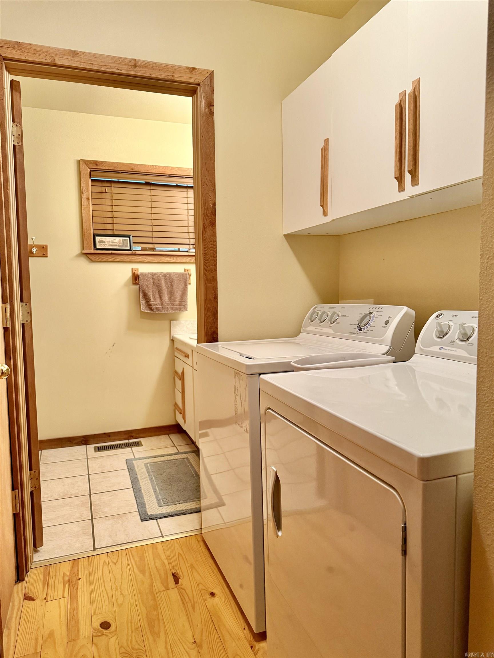 WHISPERING SPRINGS - Residential