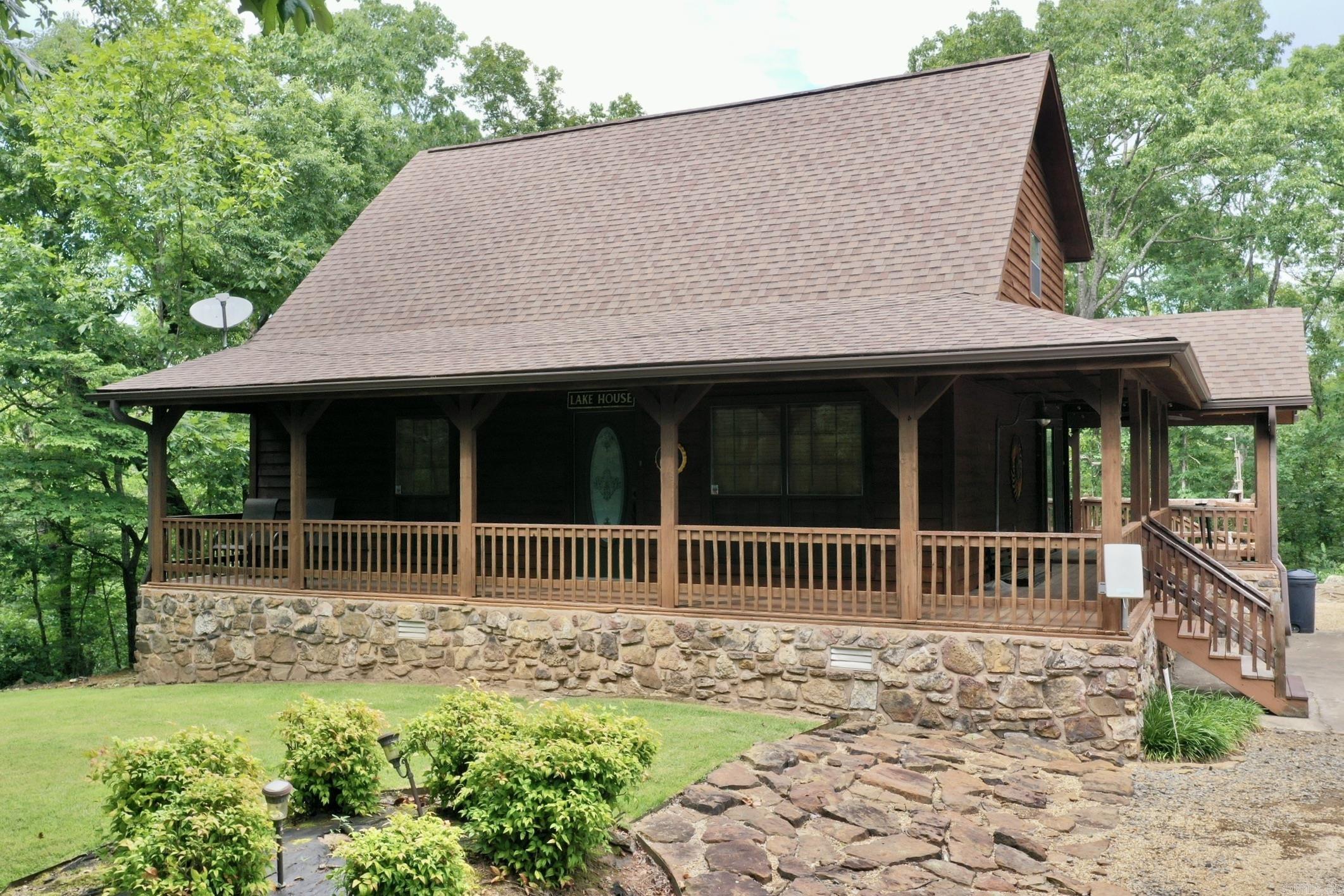 WHISPERING SPRINGS - Residential