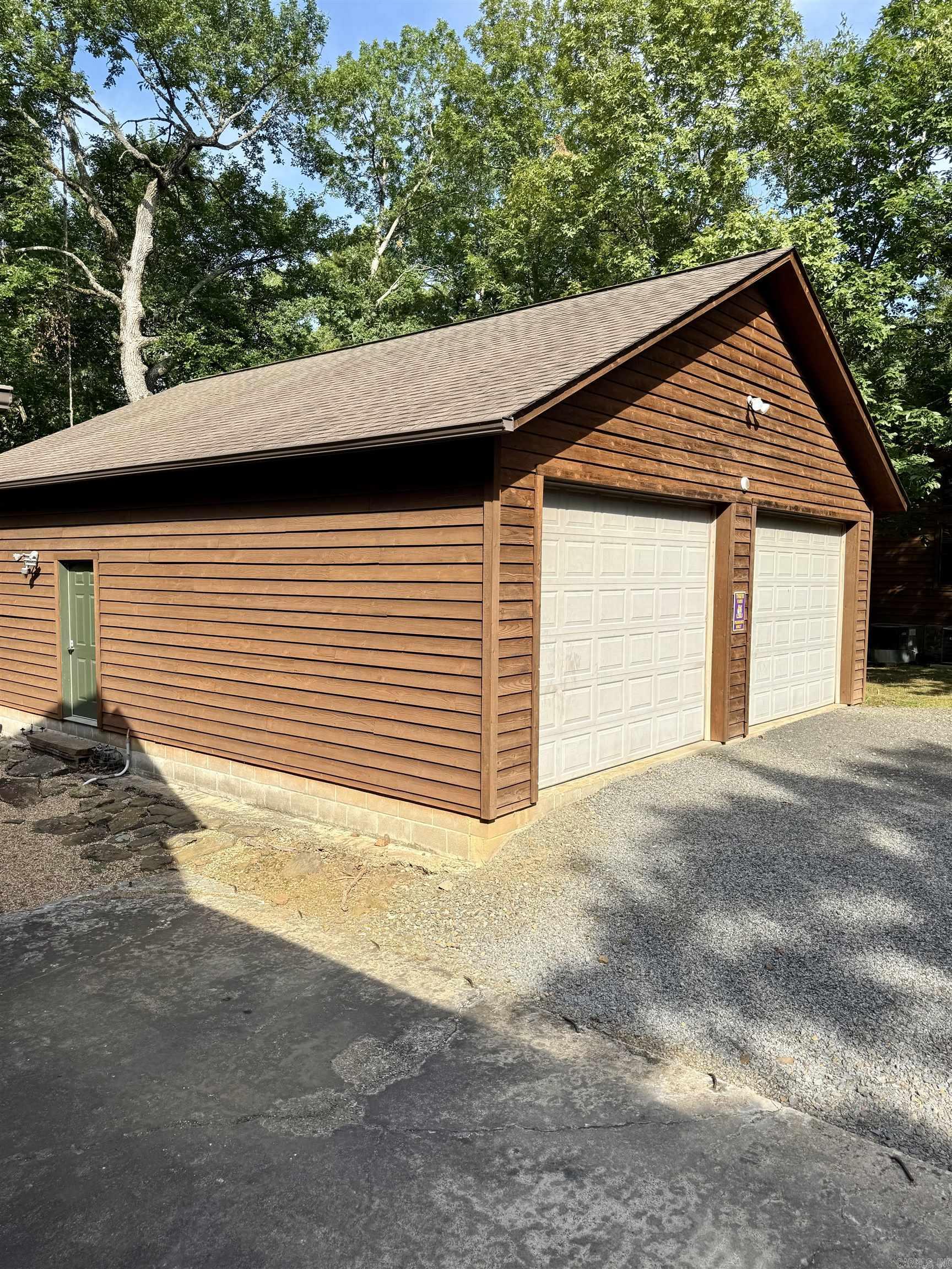 WHISPERING SPRINGS - Residential