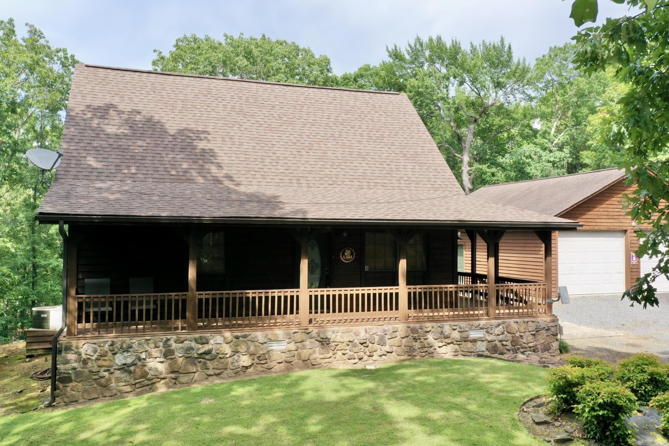 WHISPERING SPRINGS - Residential