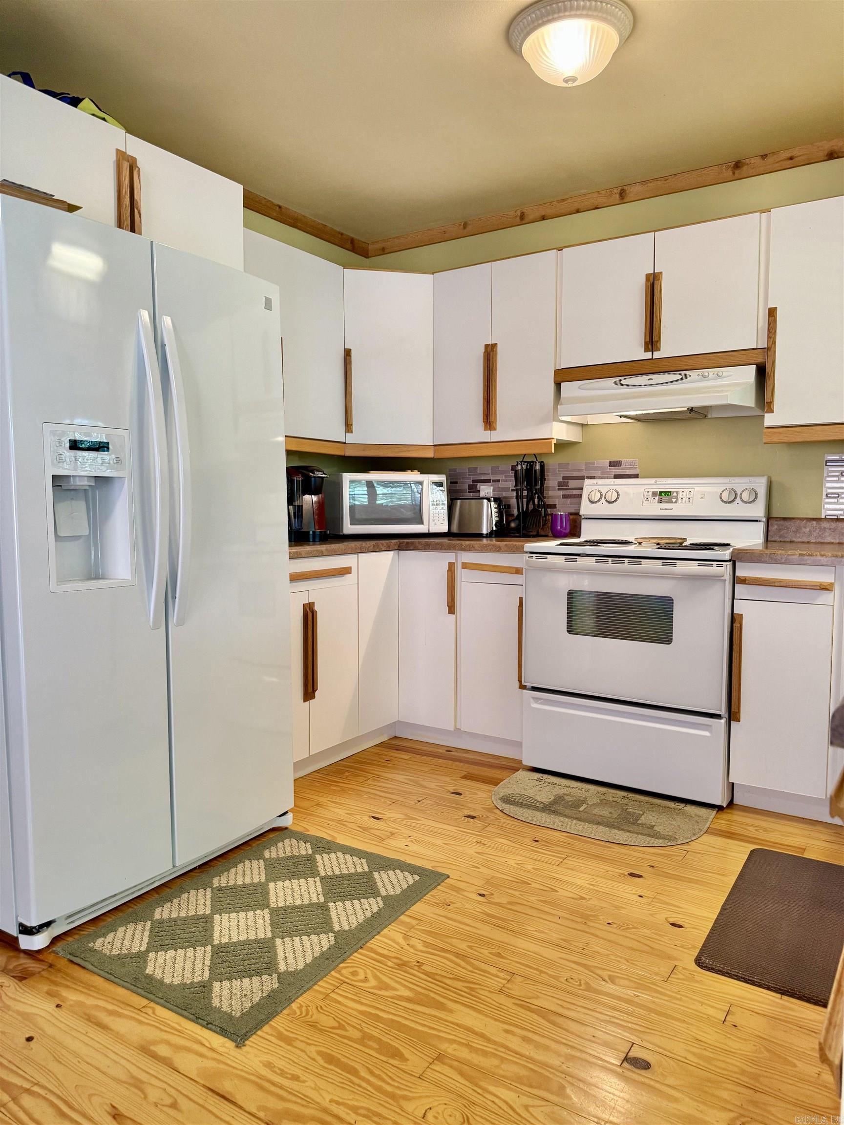 WHISPERING SPRINGS - Residential