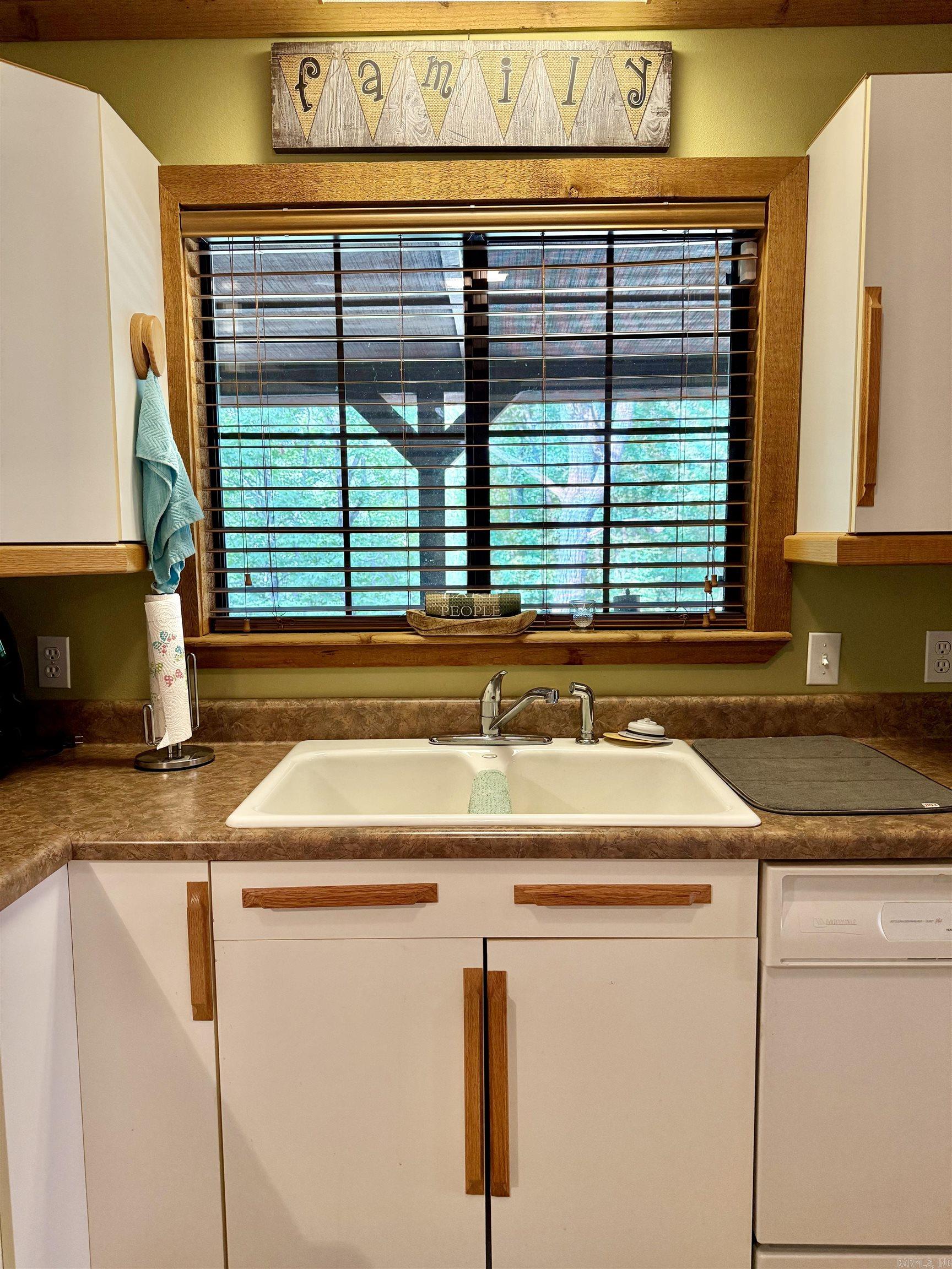 WHISPERING SPRINGS - Residential