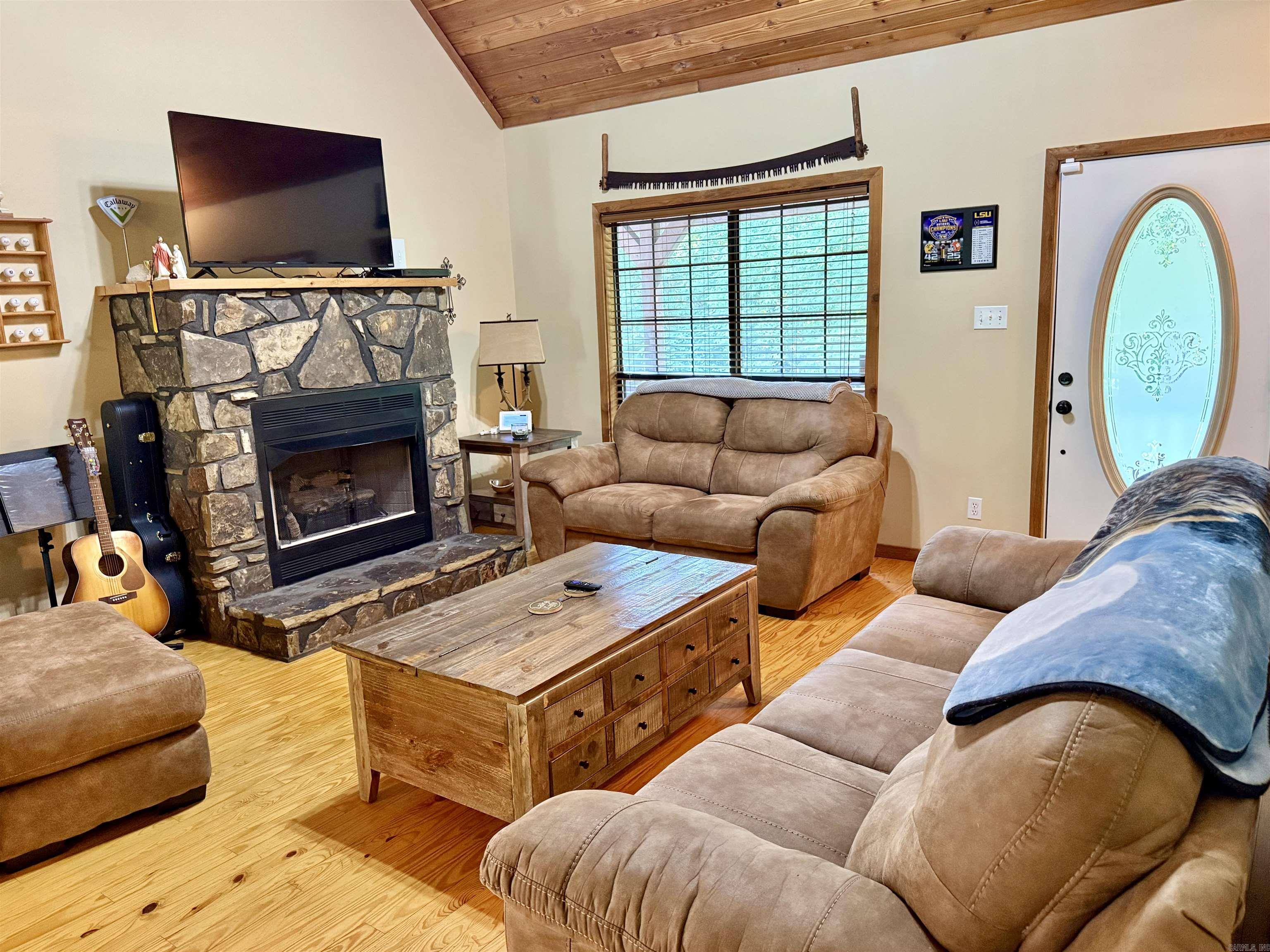 WHISPERING SPRINGS - Residential