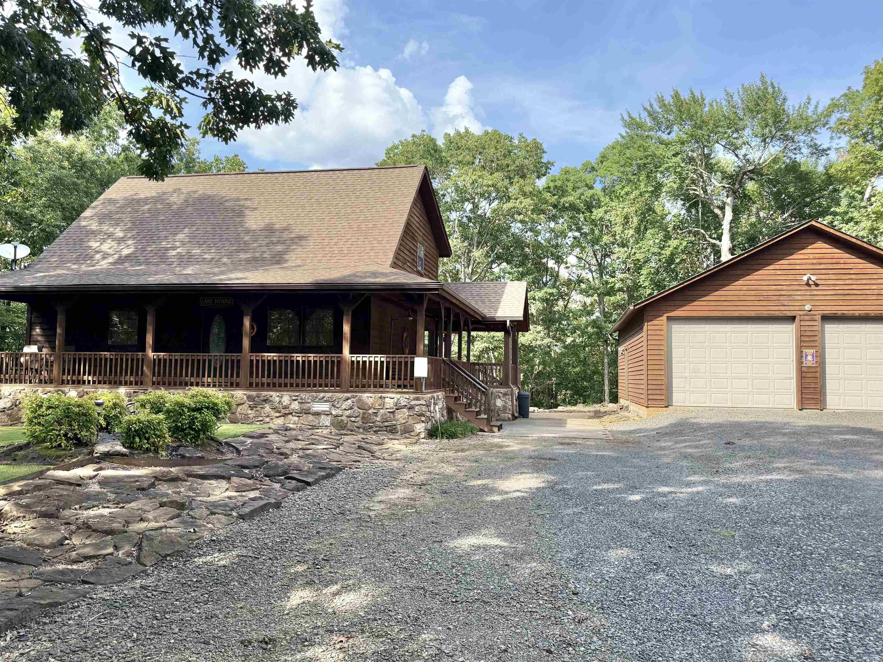 WHISPERING SPRINGS - Residential