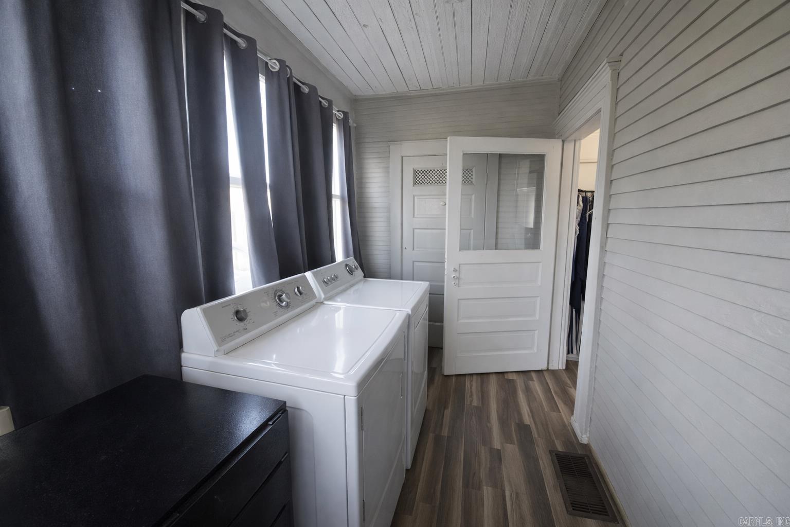 MOORE & PENZEL - Residential