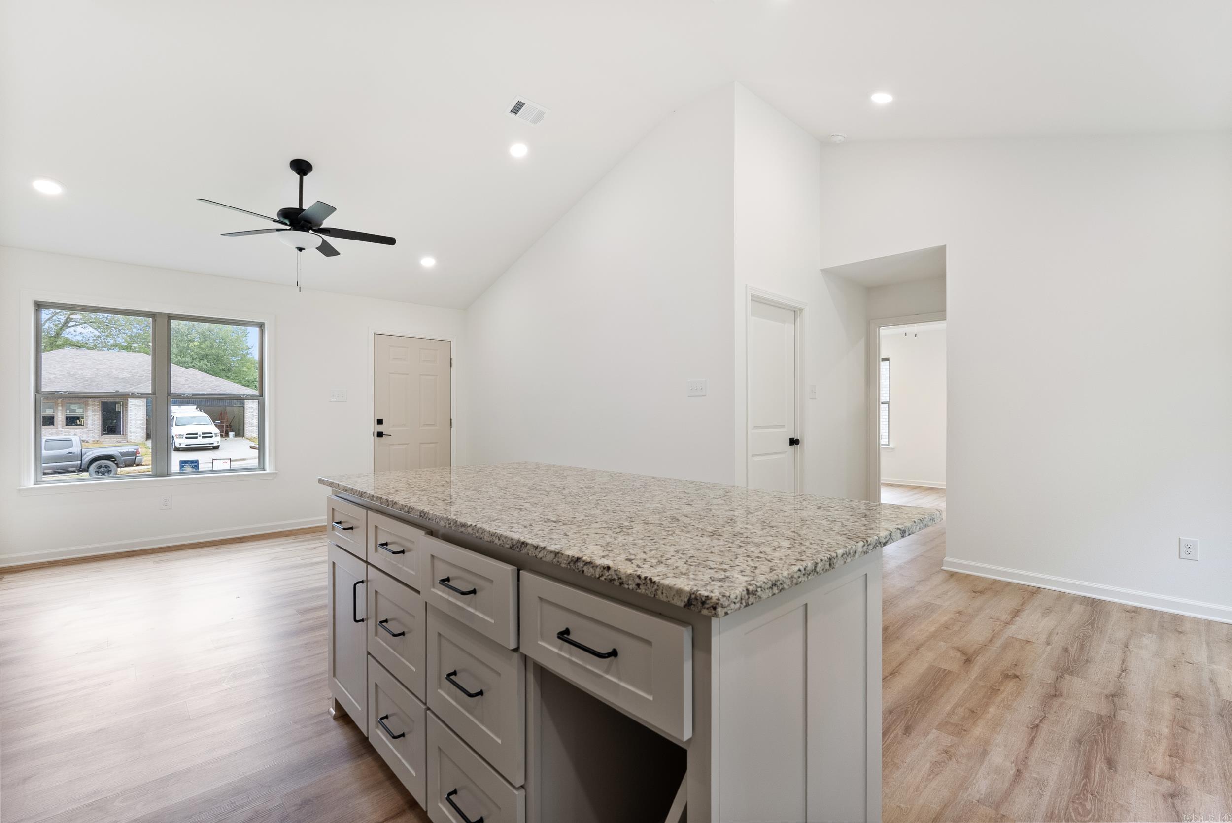 PAW'S PLACE - Residential