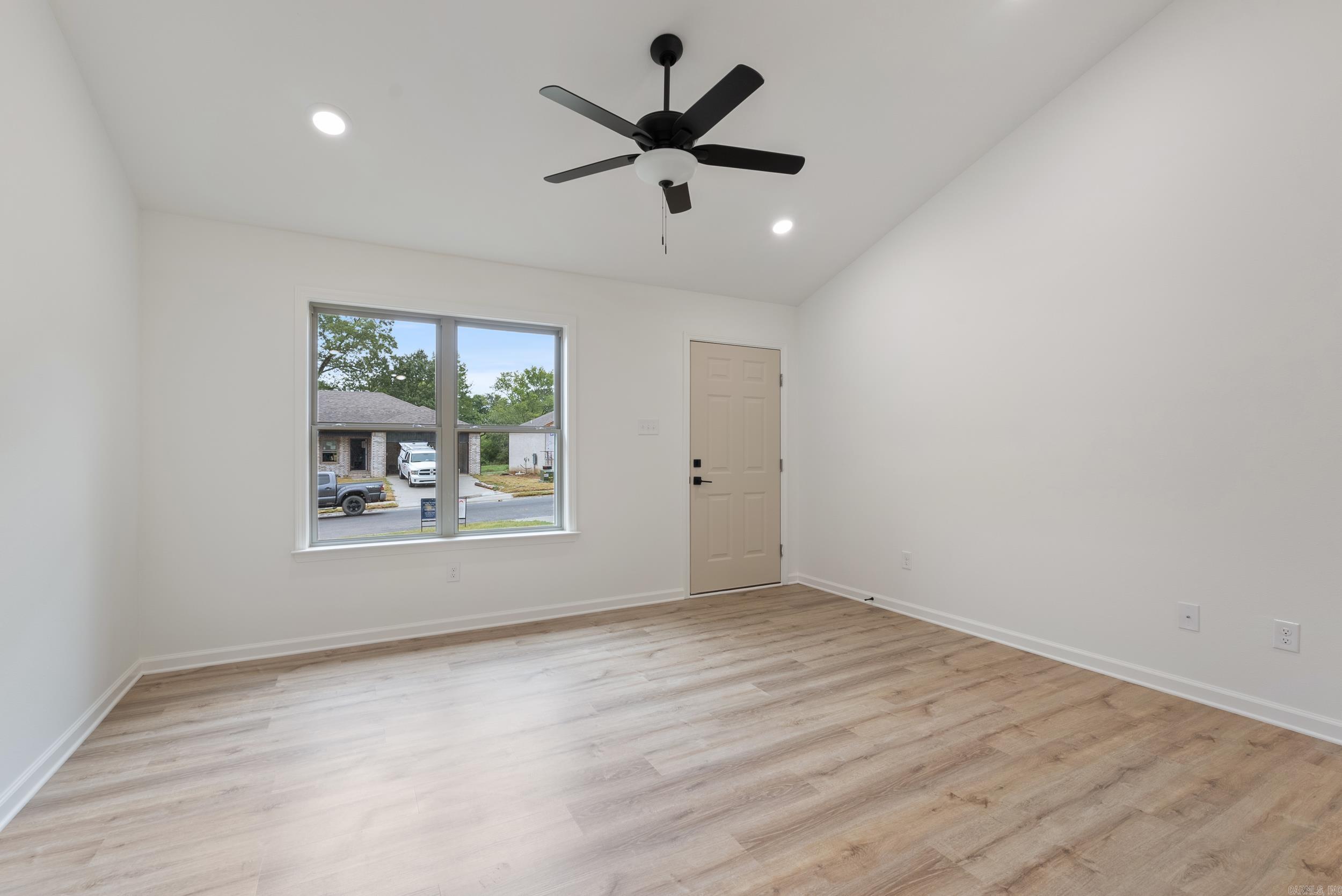 PAW'S PLACE - Residential