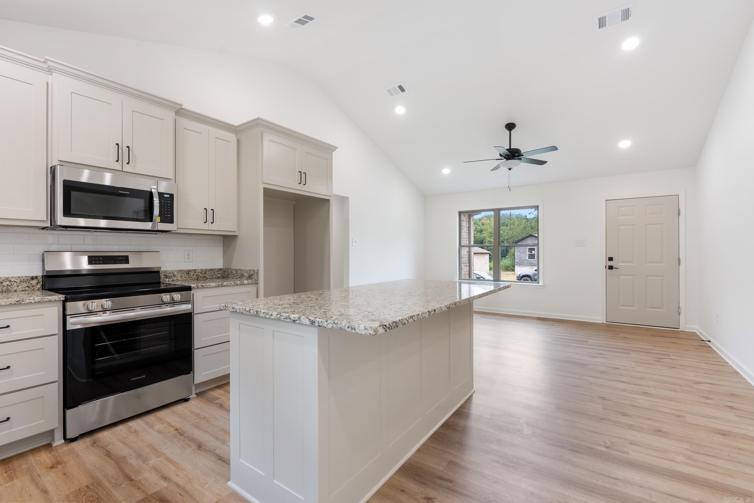 PAW'S PLACE - Residential
